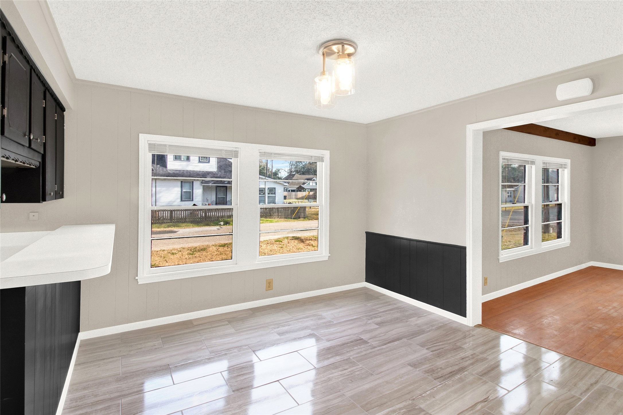 702 W Lang Street , Alvin, TX, 77511 | 44809362 | Realty Texas LLC