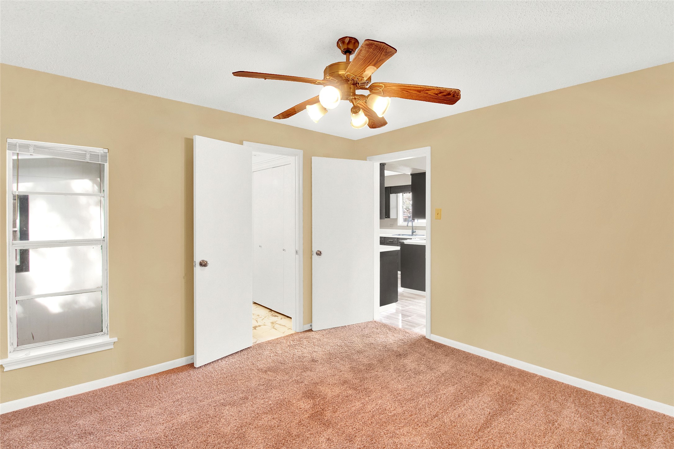 702 W Lang Street , Alvin, TX, 77511 | 44809362 | Realty Texas LLC