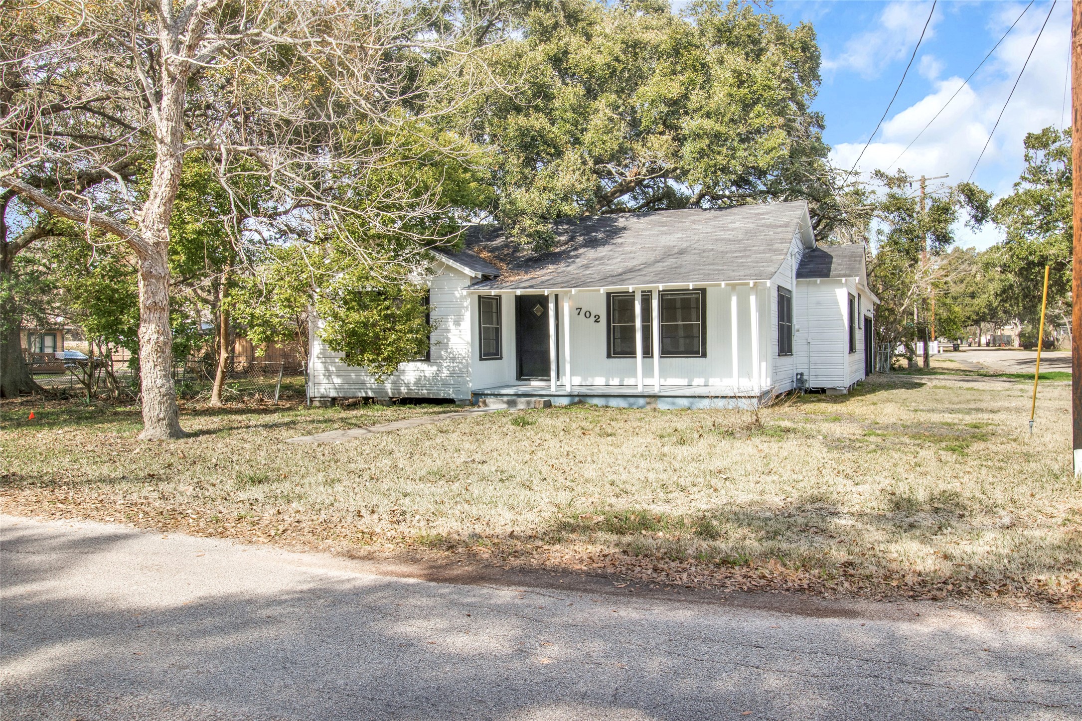 702 W Lang Street , Alvin, TX, 77511 | 44809362 | Realty Texas LLC
