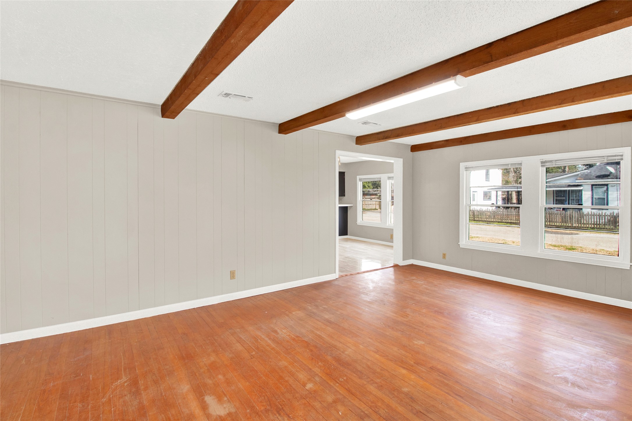 702 W Lang Street , Alvin, TX, 77511 | 44809362 | Realty Texas LLC