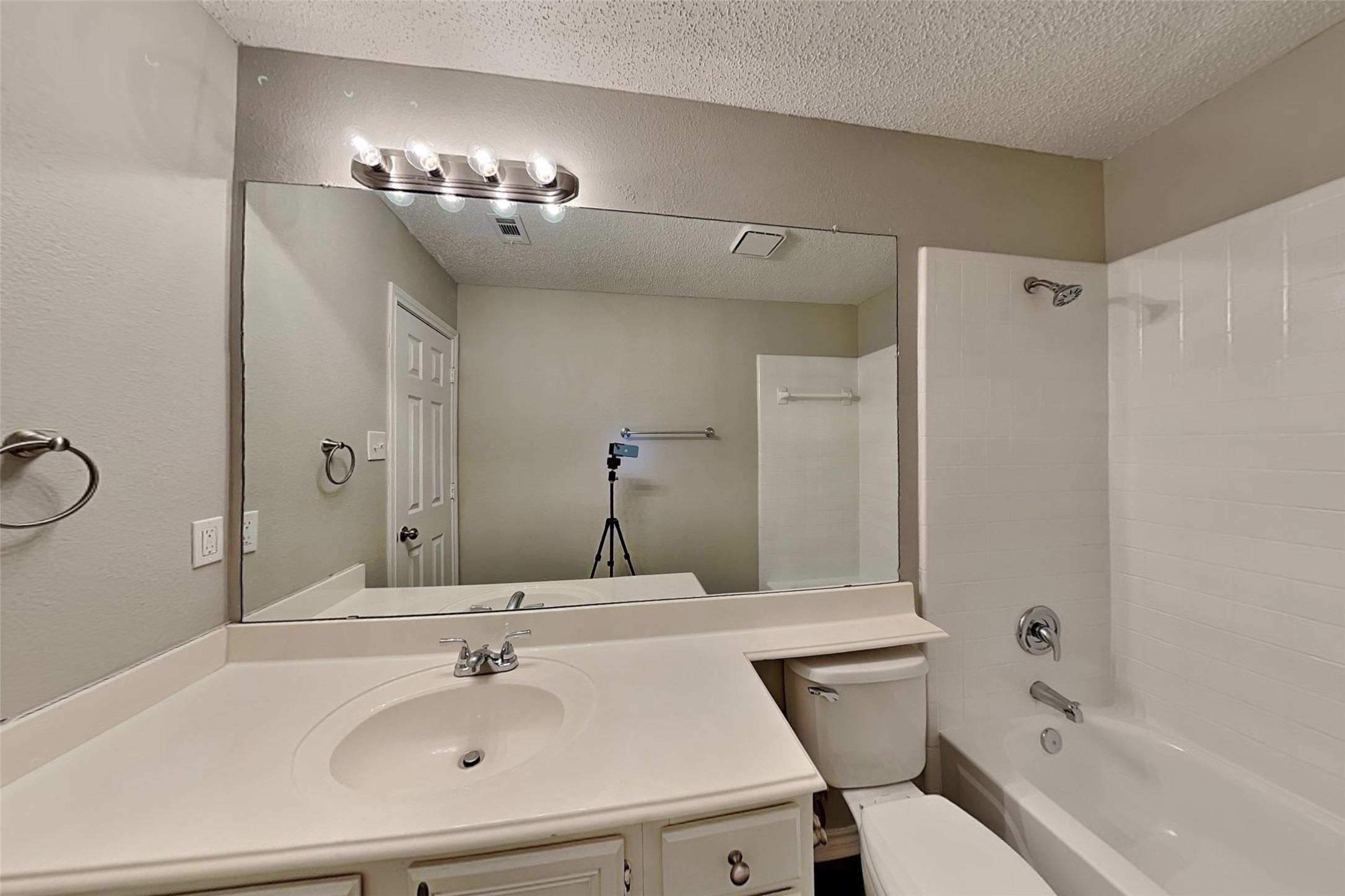 939 Azalia Drive , Lewisville, TX, 75067 | 20528043 | Realty Texas LLC