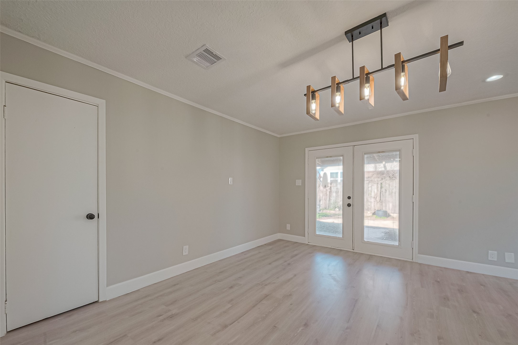 1305 S Airhart Drive , Baytown, TX, 77520 | 53621207 | Realty Texas LLC