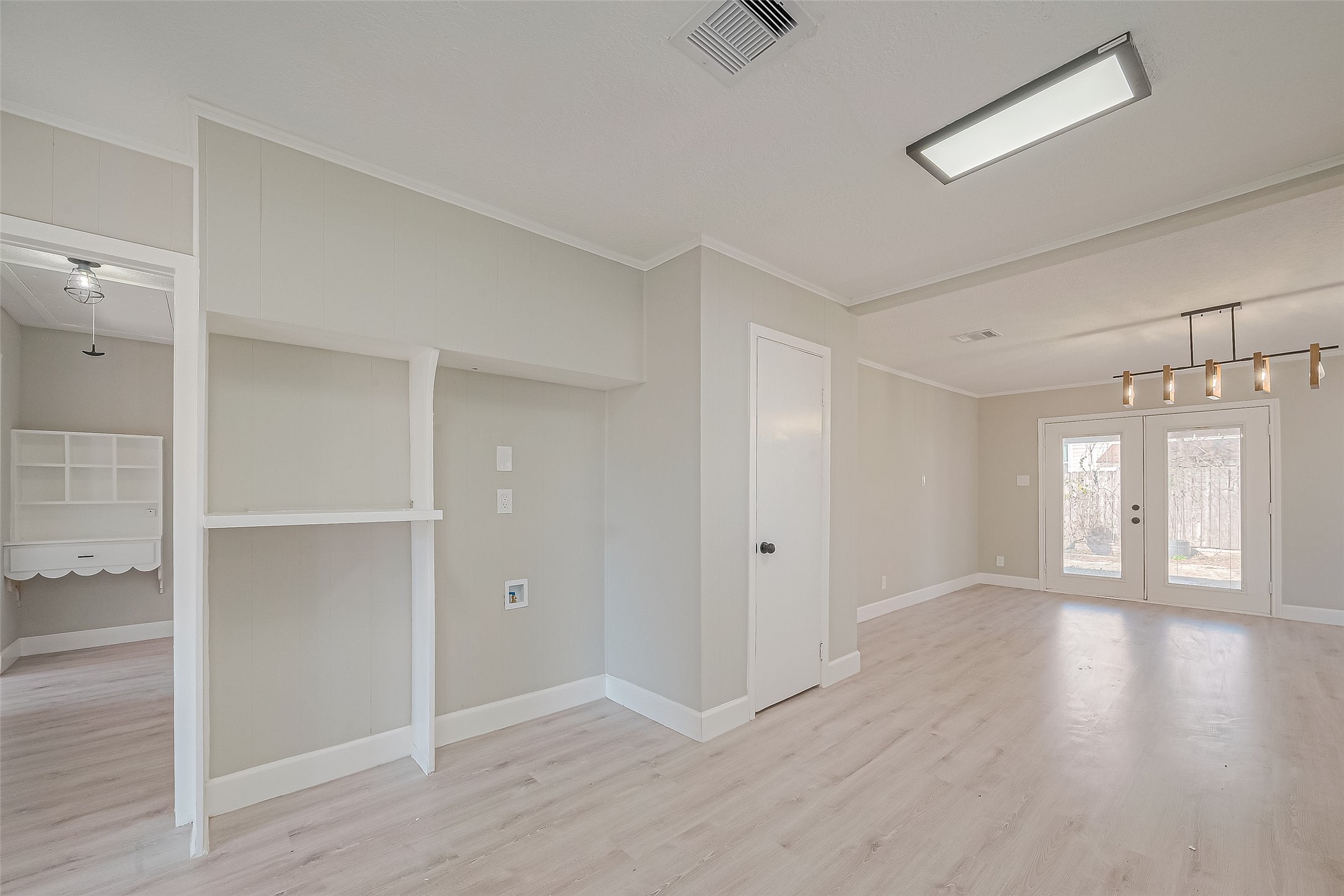 1305 S Airhart Drive , Baytown, TX, 77520 | 53621207 | Realty Texas LLC