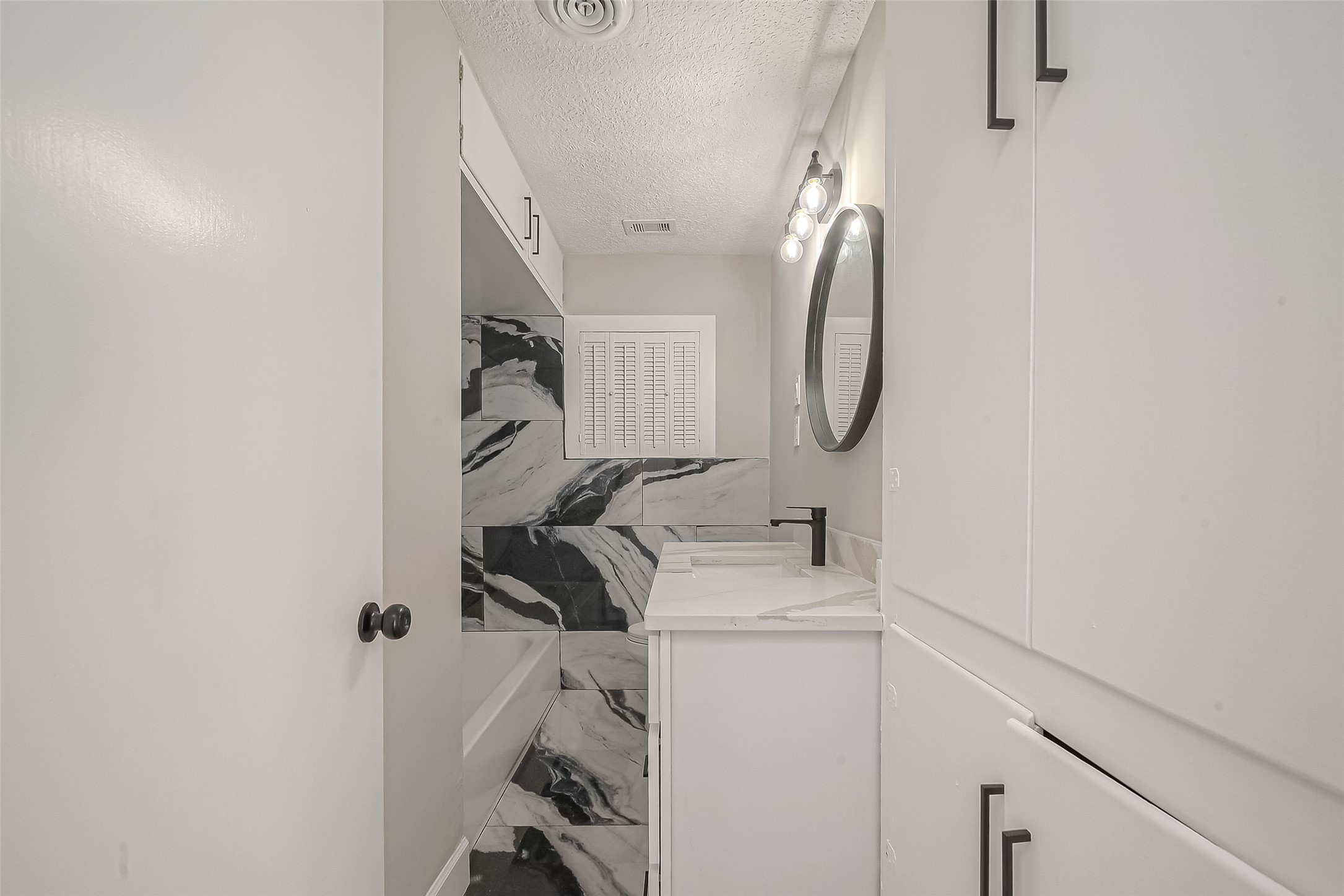 1305 S Airhart Drive , Baytown, TX, 77520 | 53621207 | Realty Texas LLC