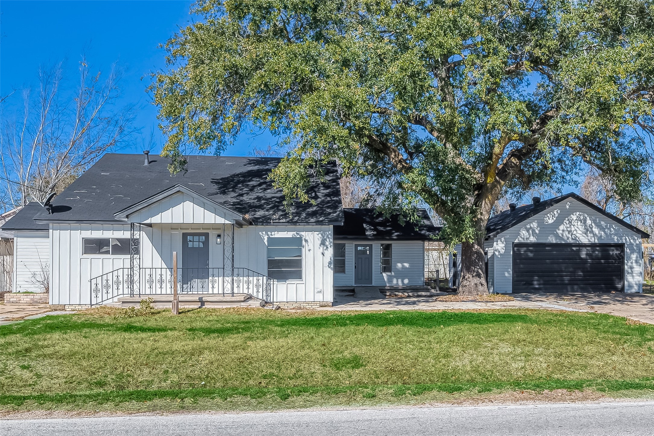 1305 S Airhart Drive , Baytown, TX, 77520 | 53621207 | Realty Texas LLC