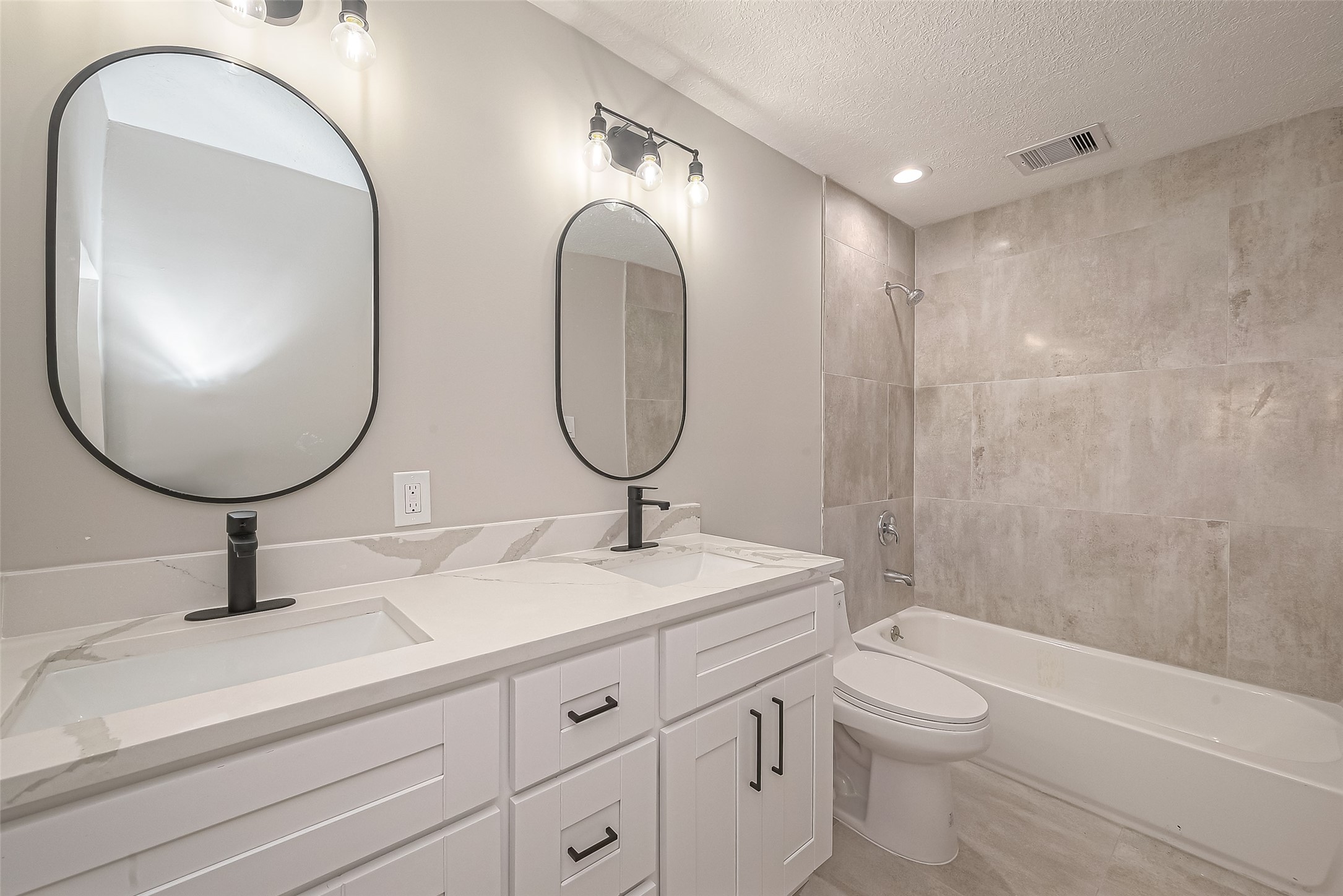 1305 S Airhart Drive , Baytown, TX, 77520 | 53621207 | Realty Texas LLC
