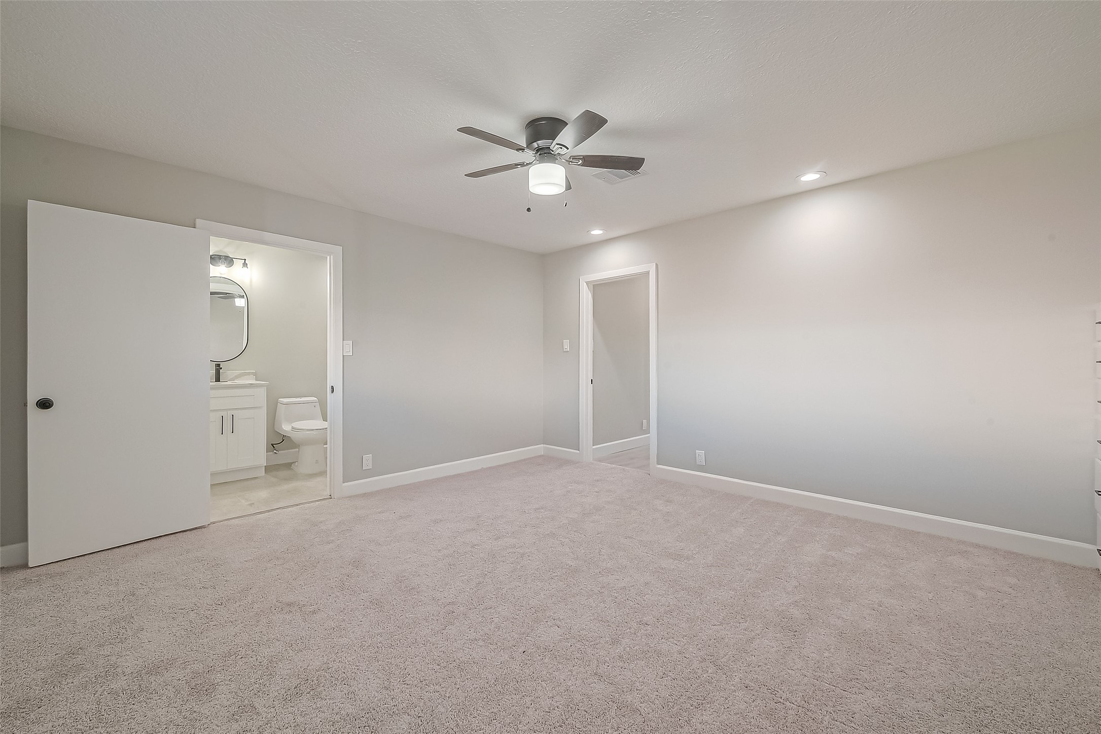 1305 S Airhart Drive , Baytown, TX, 77520 | 53621207 | Realty Texas LLC