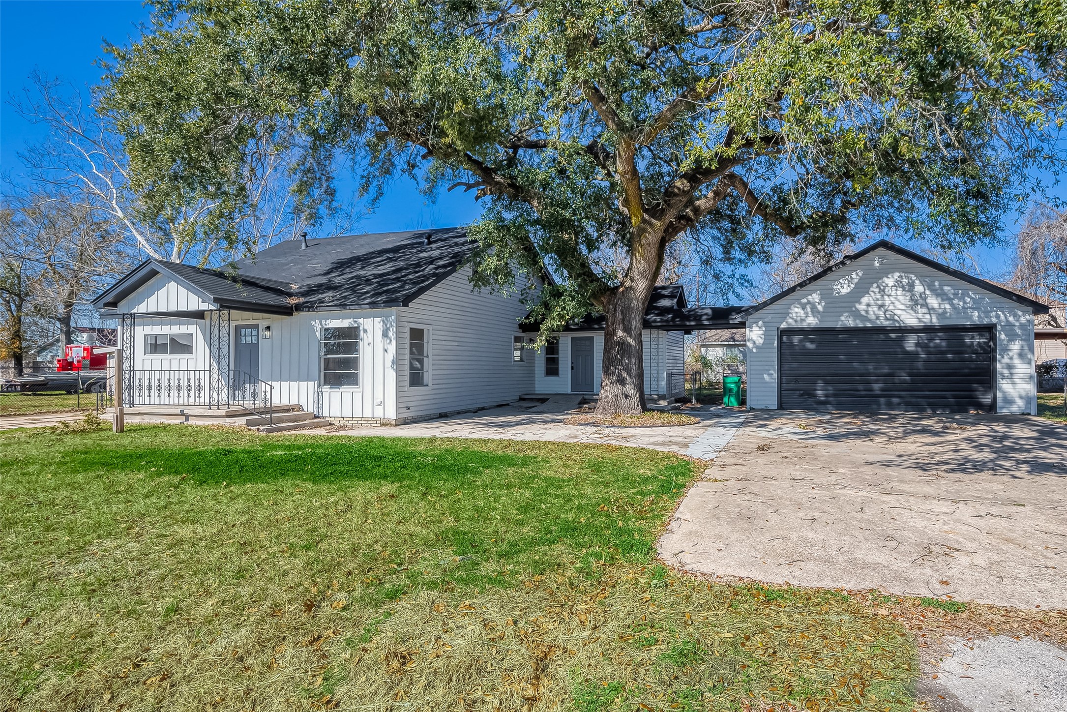 1305 S Airhart Drive , Baytown, TX, 77520 | 53621207 | Realty Texas LLC