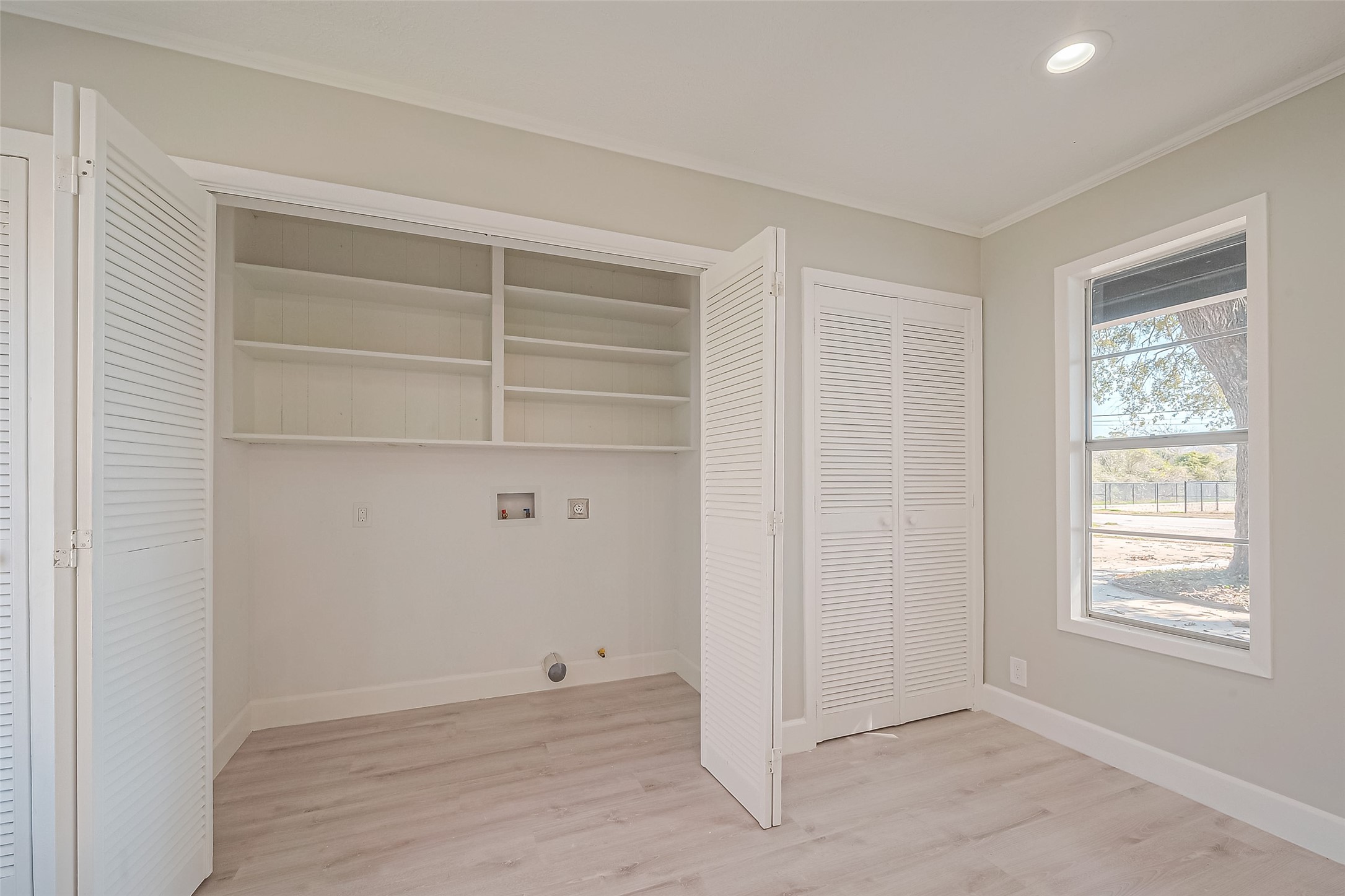 1305 S Airhart Drive , Baytown, TX, 77520 | 53621207 | Realty Texas LLC