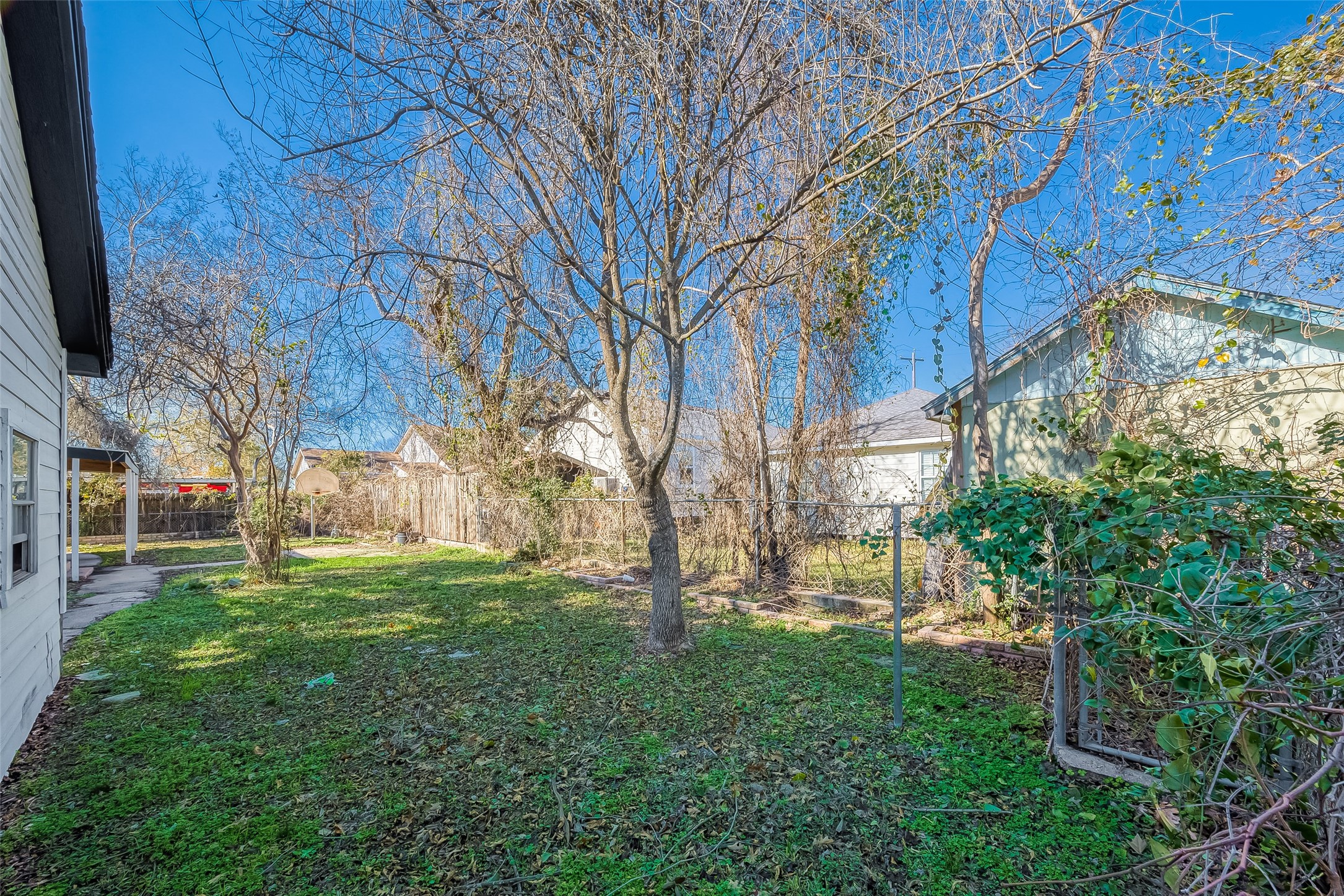 1305 S Airhart Drive , Baytown, TX, 77520 | 53621207 | Realty Texas LLC