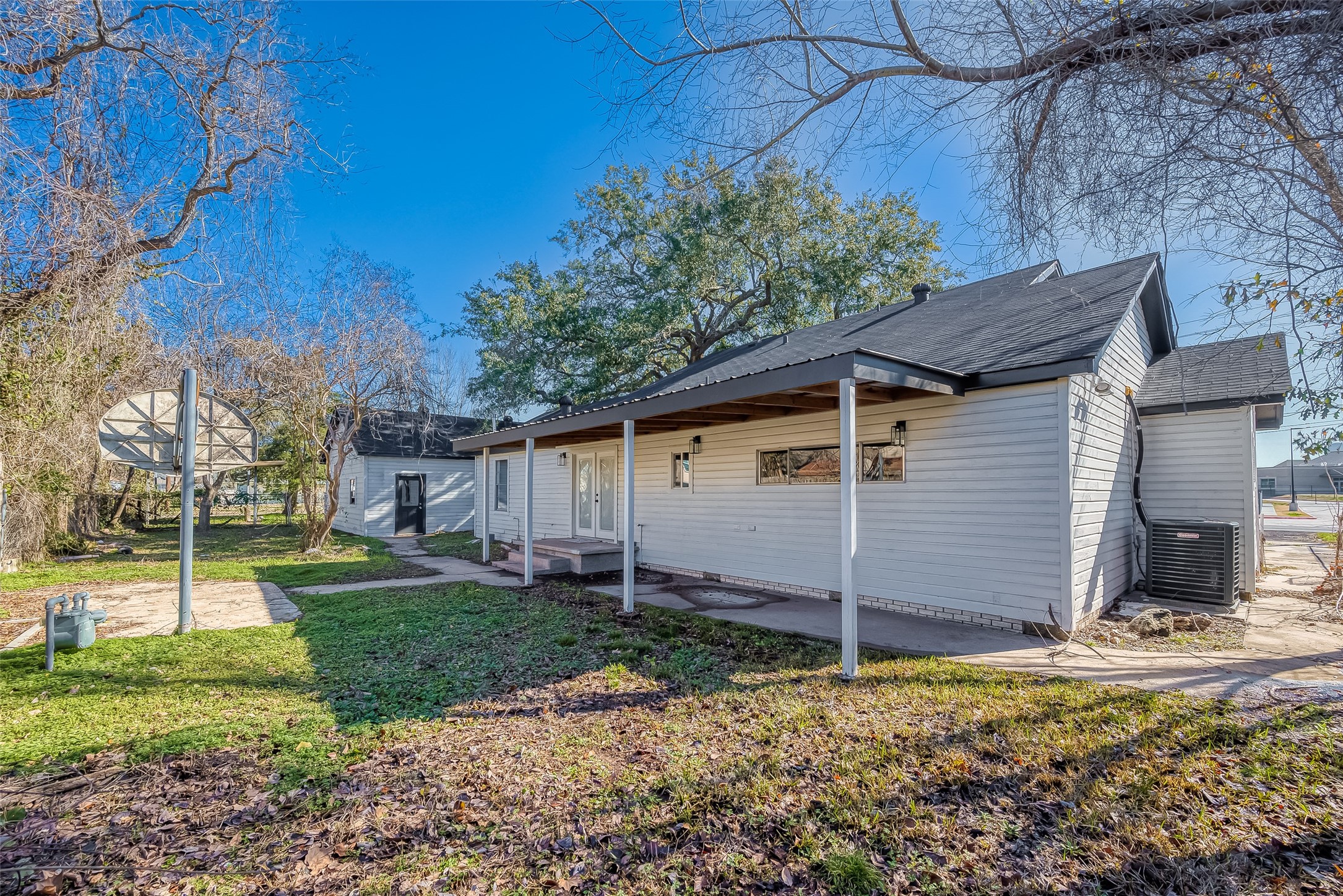 1305 S Airhart Drive , Baytown, TX, 77520 | 53621207 | Realty Texas LLC