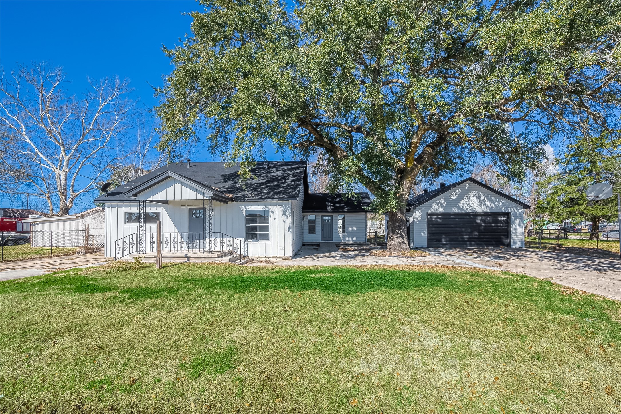 1305 S Airhart Drive , Baytown, TX, 77520 | 53621207 | Realty Texas LLC