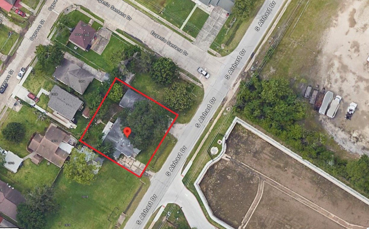 1305 S Airhart Drive , Baytown, TX, 77520 | 53621207 | Realty Texas LLC