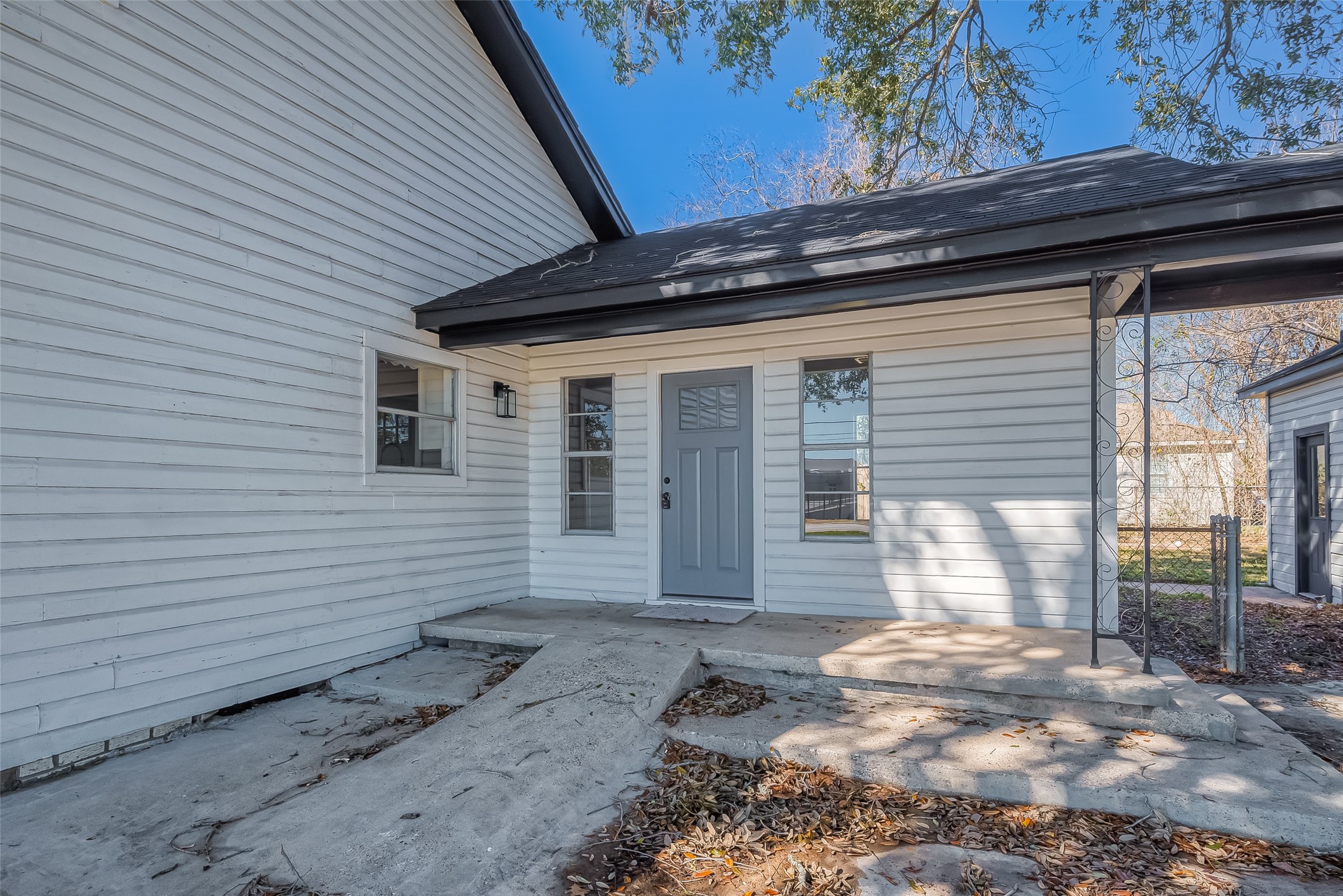 1305 S Airhart Drive , Baytown, TX, 77520 | 53621207 | Realty Texas LLC