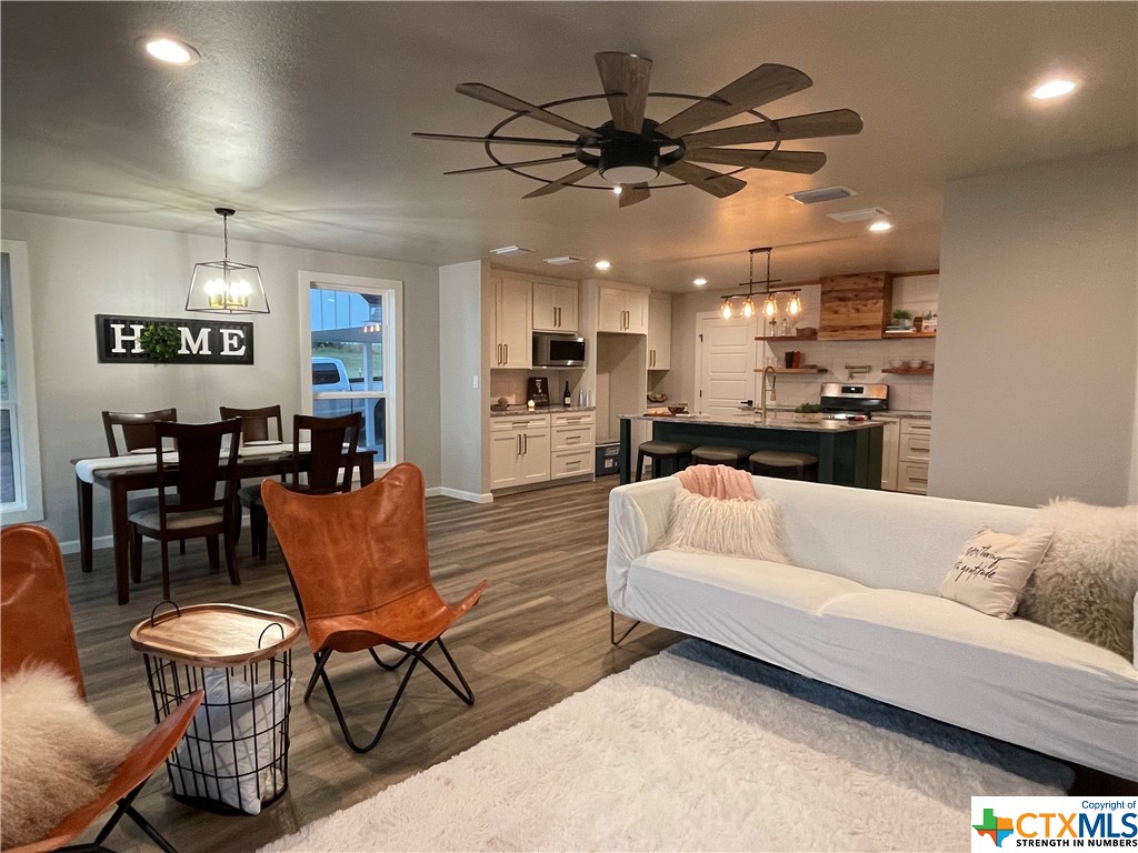 891 County Road 301 , Shiner, TX, 77984 | 533204 | Realty Texas LLC