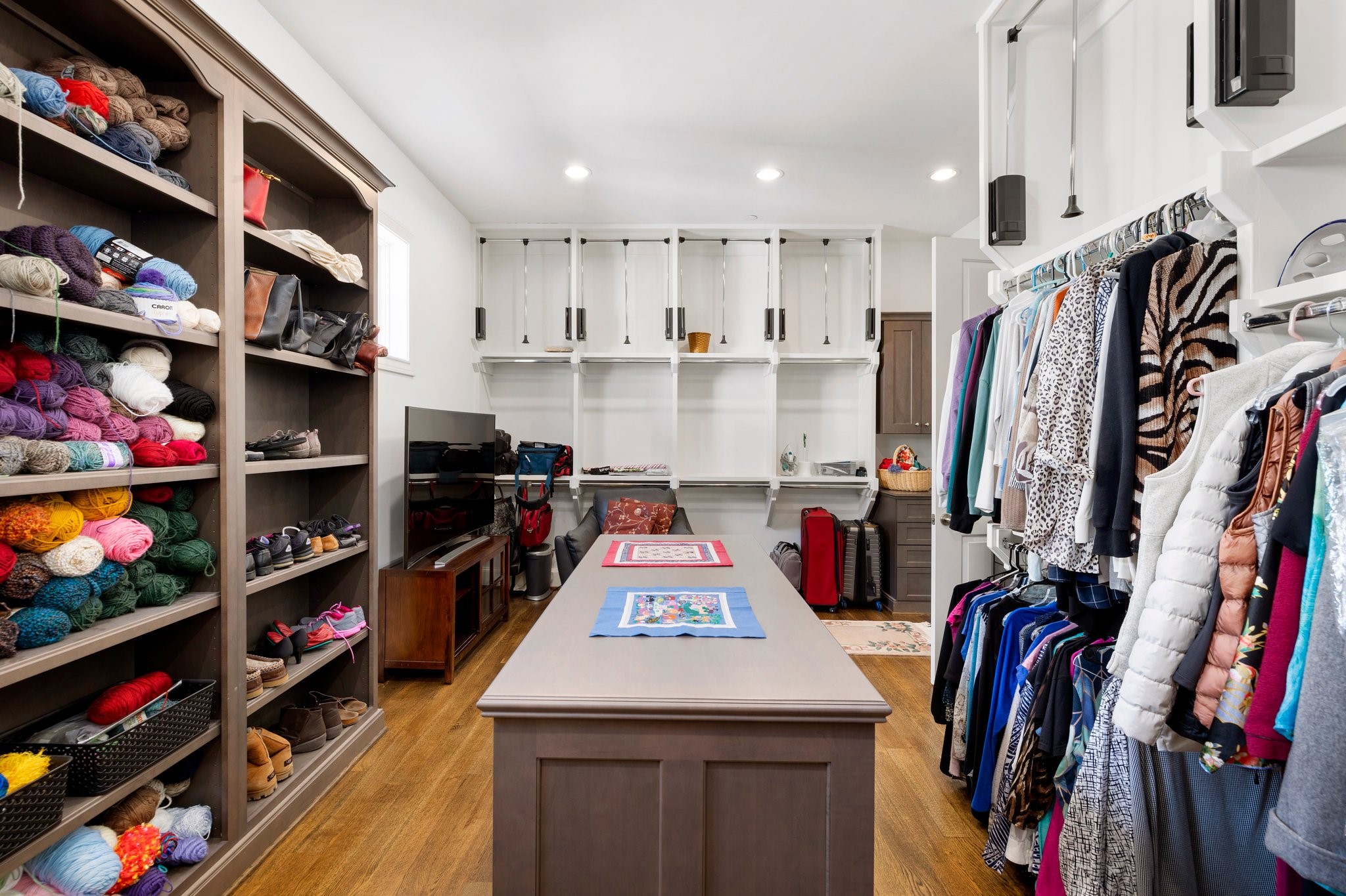 19 Southside Circle , Houston, TX, 77025 | 5412771 | Realty Texas LLC