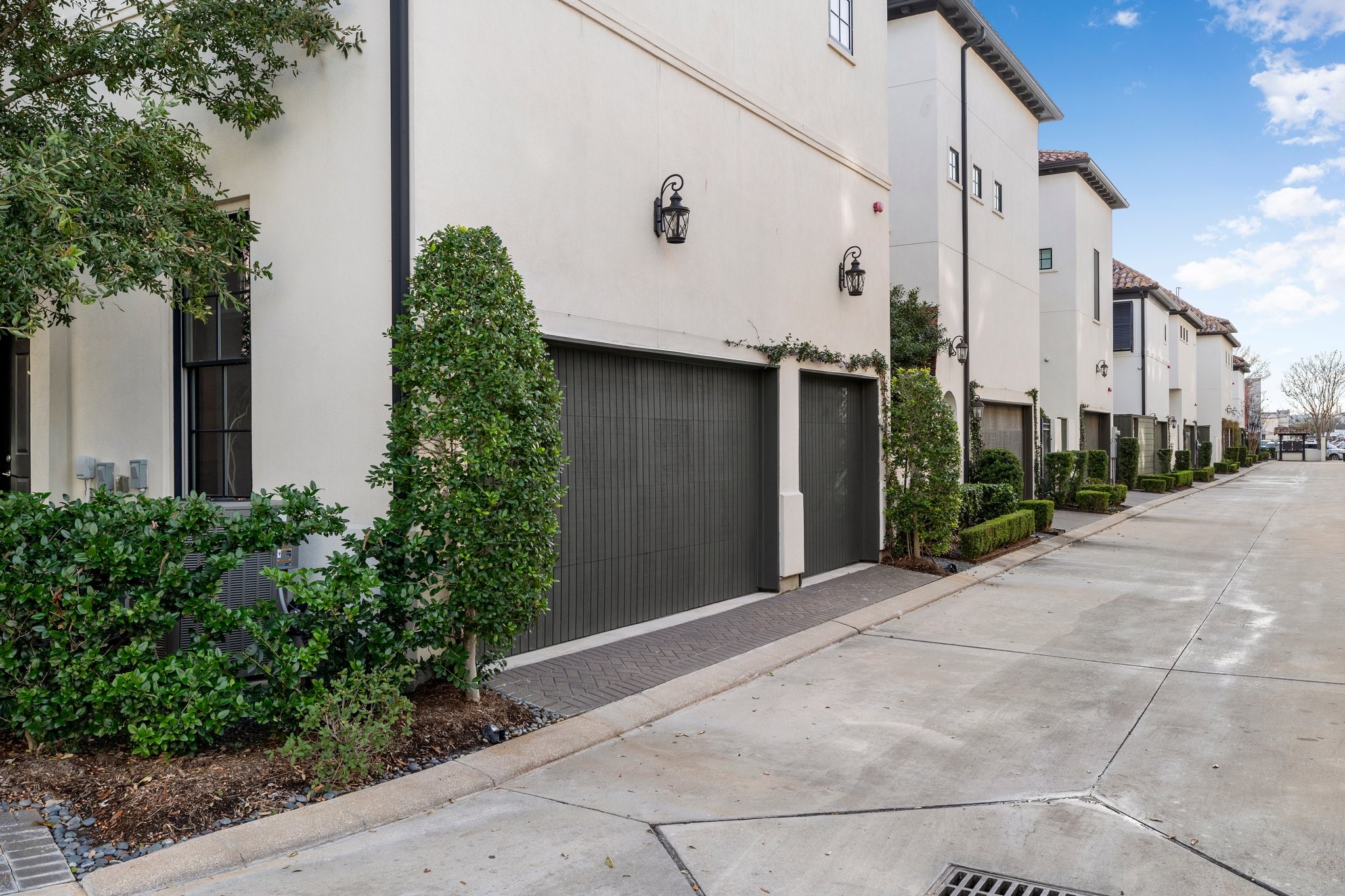 19 Southside Circle , Houston, TX, 77025 | 5412771 | Realty Texas LLC