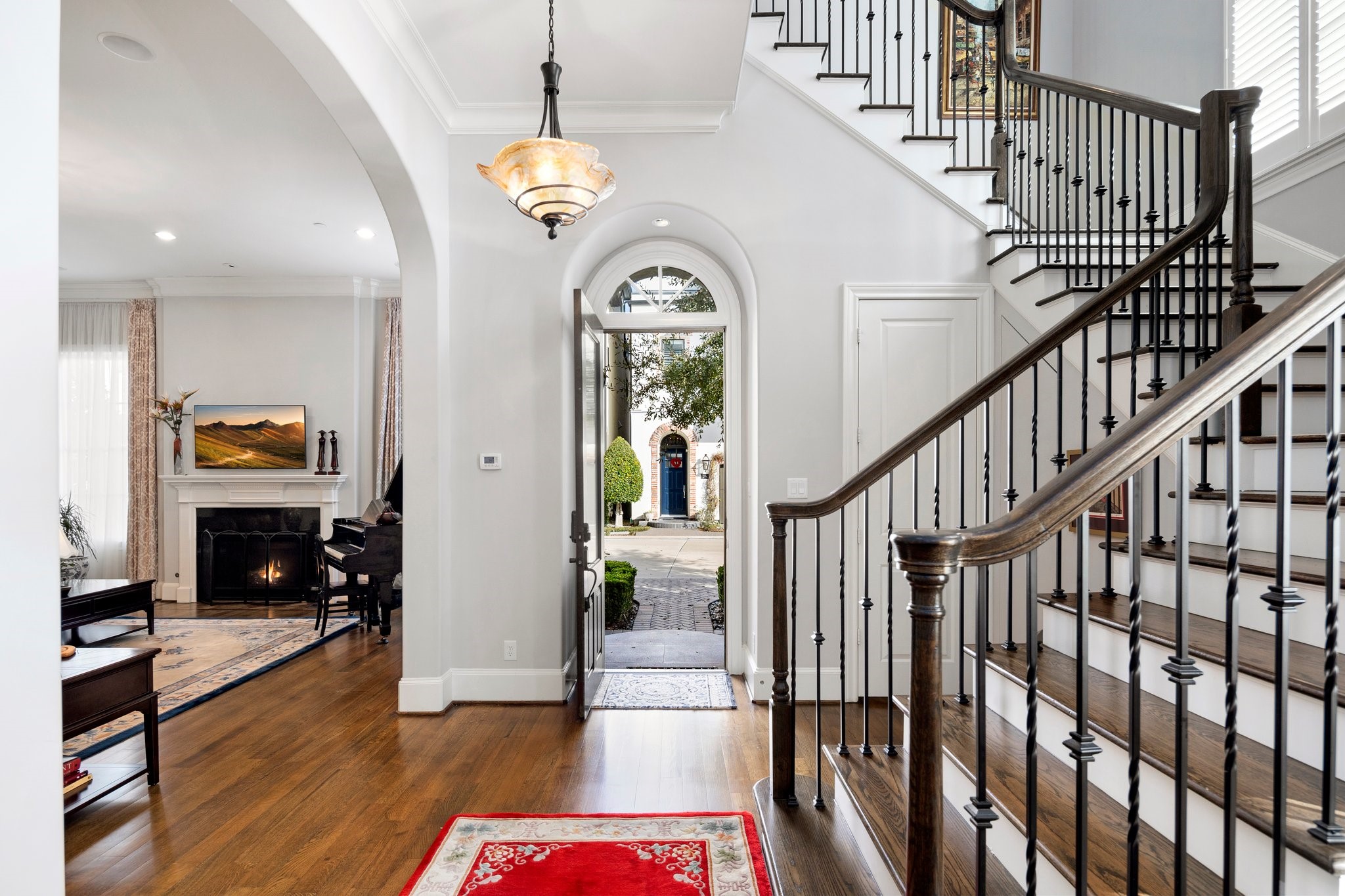 19 Southside Circle , Houston, TX, 77025 | 5412771 | Realty Texas LLC
