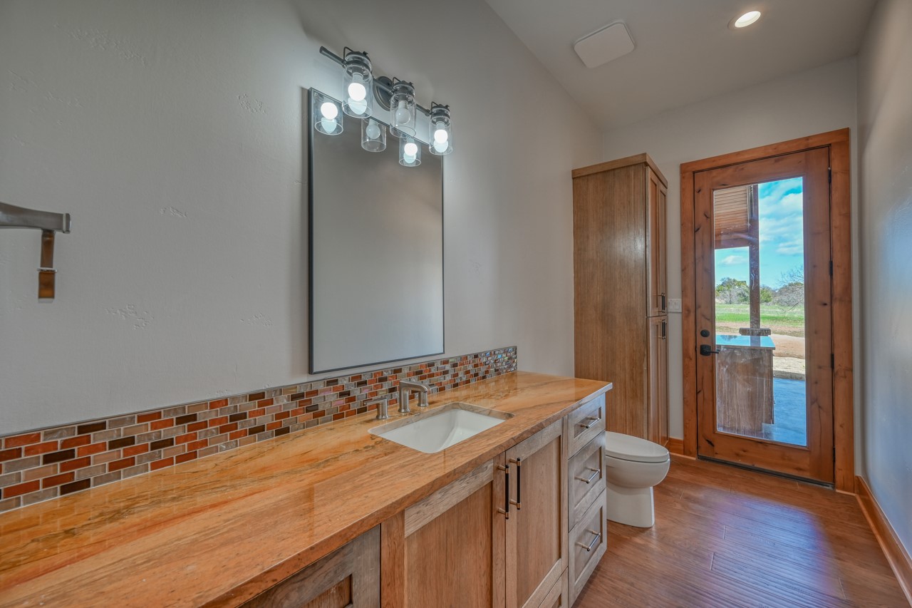 185 Westgate LOOP, Horseshoe Bay, TX, 78657 | 3033960 | Realty Texas LLC