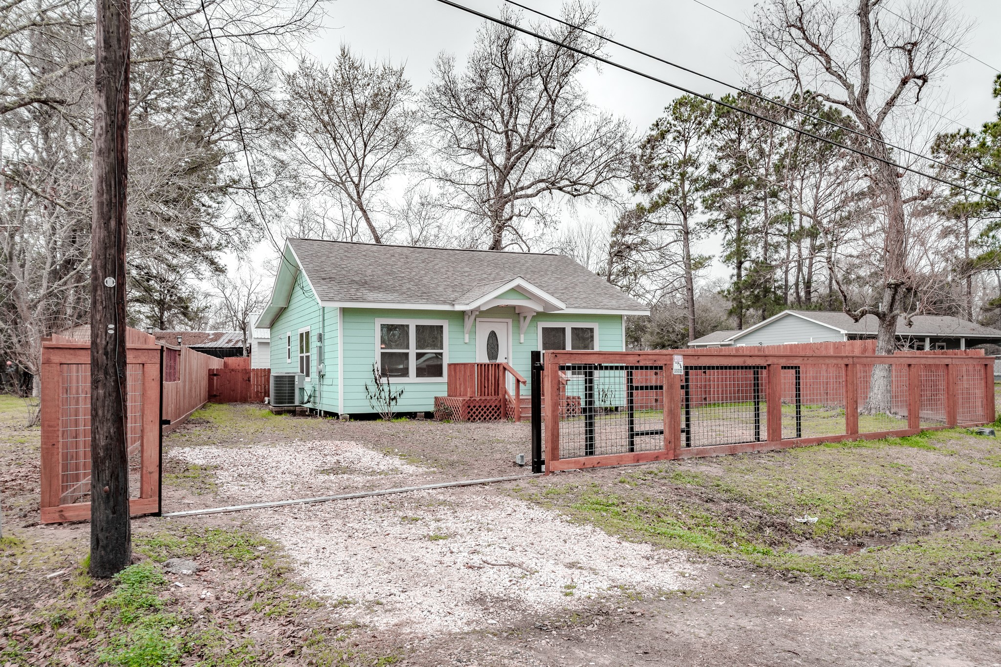 320 Martin Street , Ames, TX, 77575 | 91561673 | Realty Texas LLC