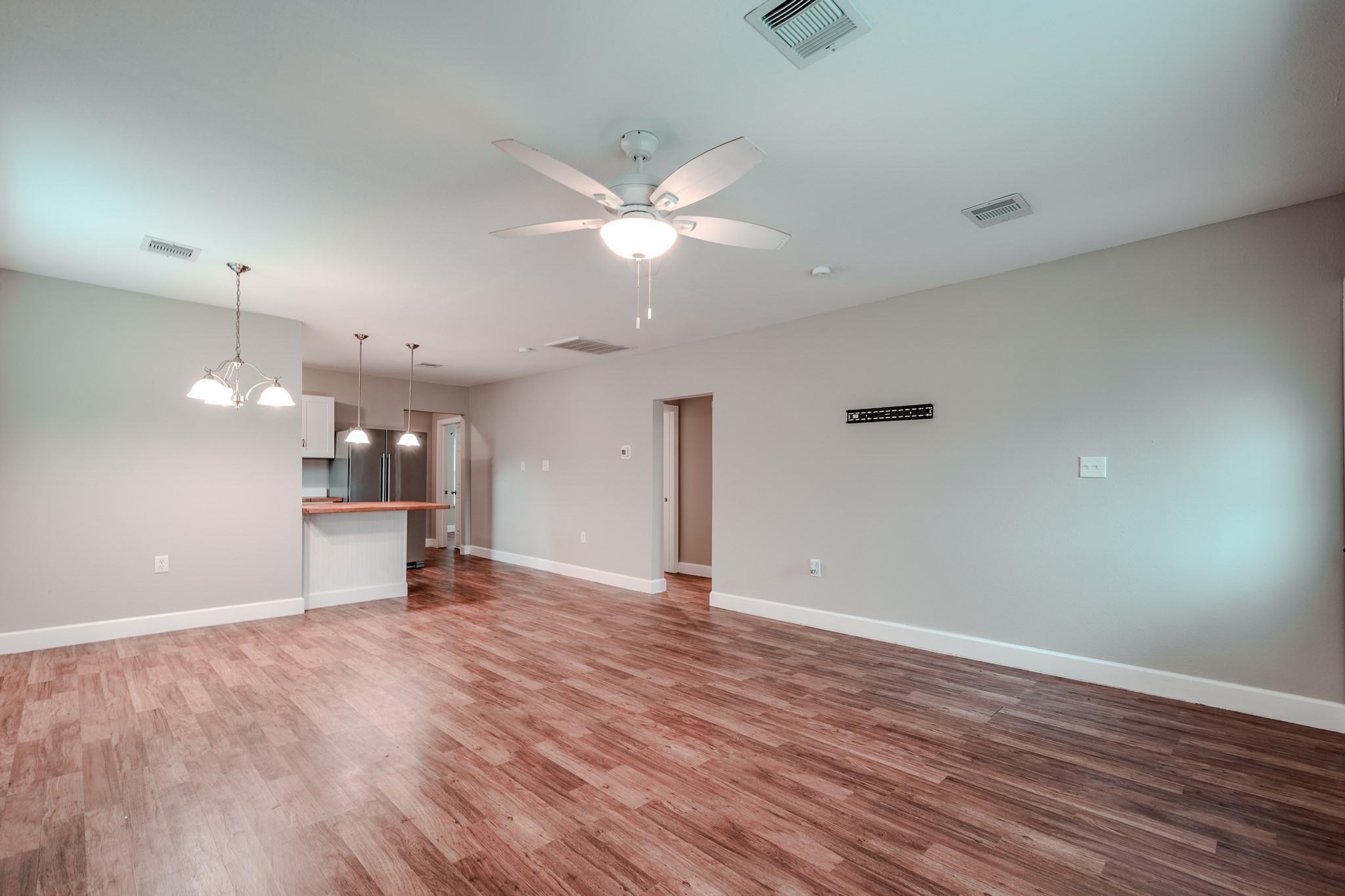 320 Martin Street , Ames, TX, 77575 | 91561673 | Realty Texas LLC