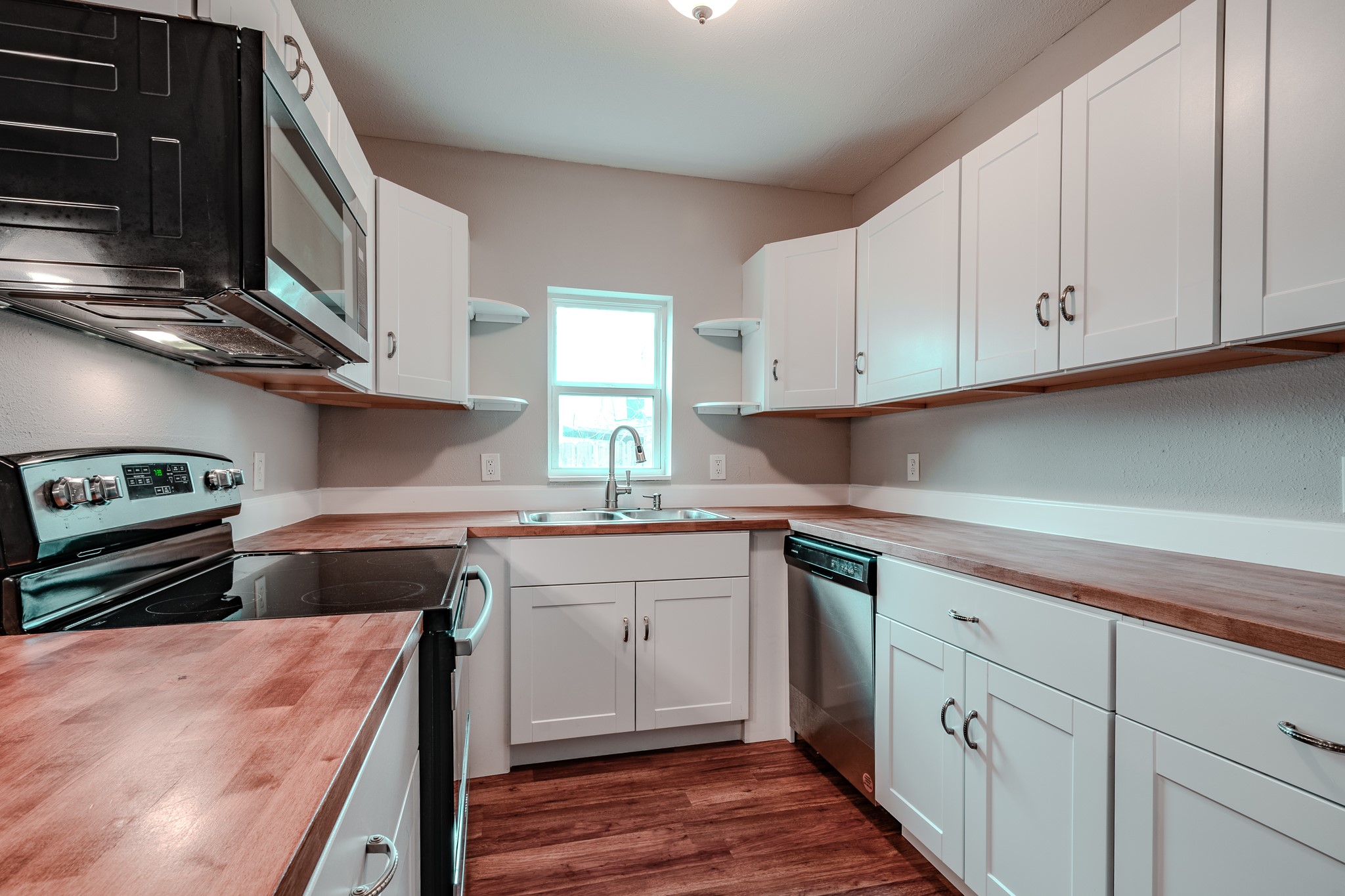 320 Martin Street , Ames, TX, 77575 | 91561673 | Realty Texas LLC