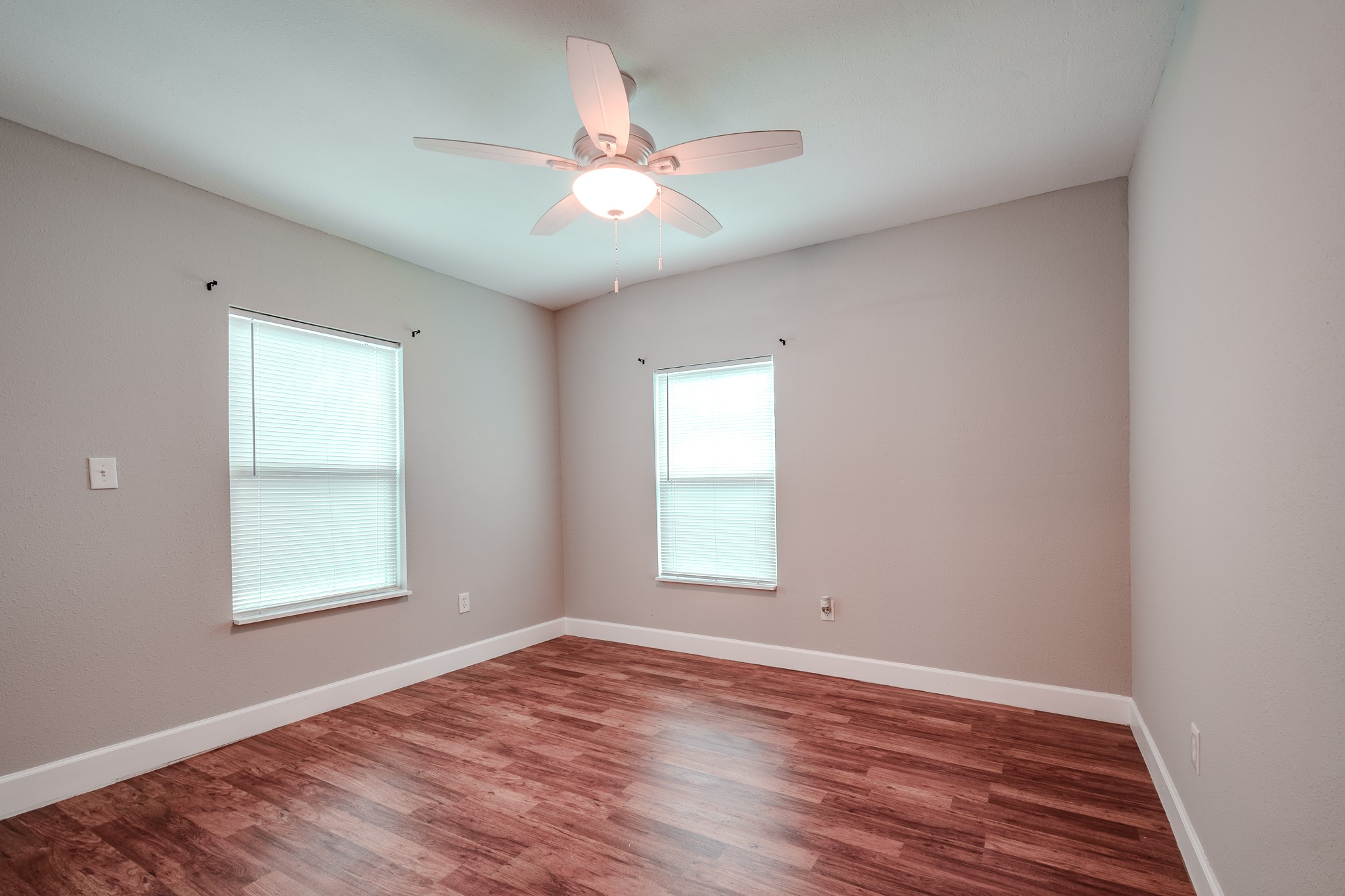 320 Martin Street , Ames, TX, 77575 | 91561673 | Realty Texas LLC