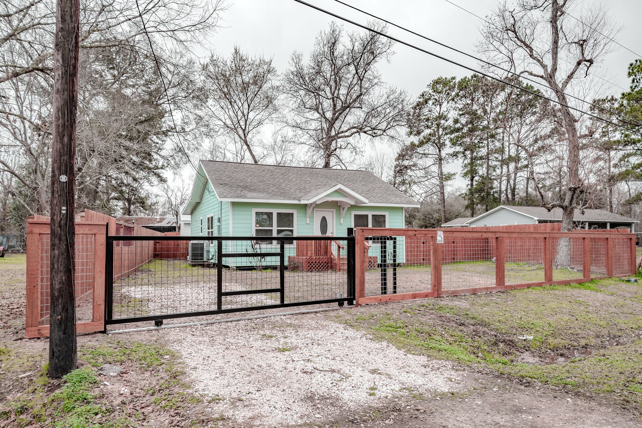 320 Martin Street , Ames, TX, 77575 | 91561673 | Realty Texas LLC