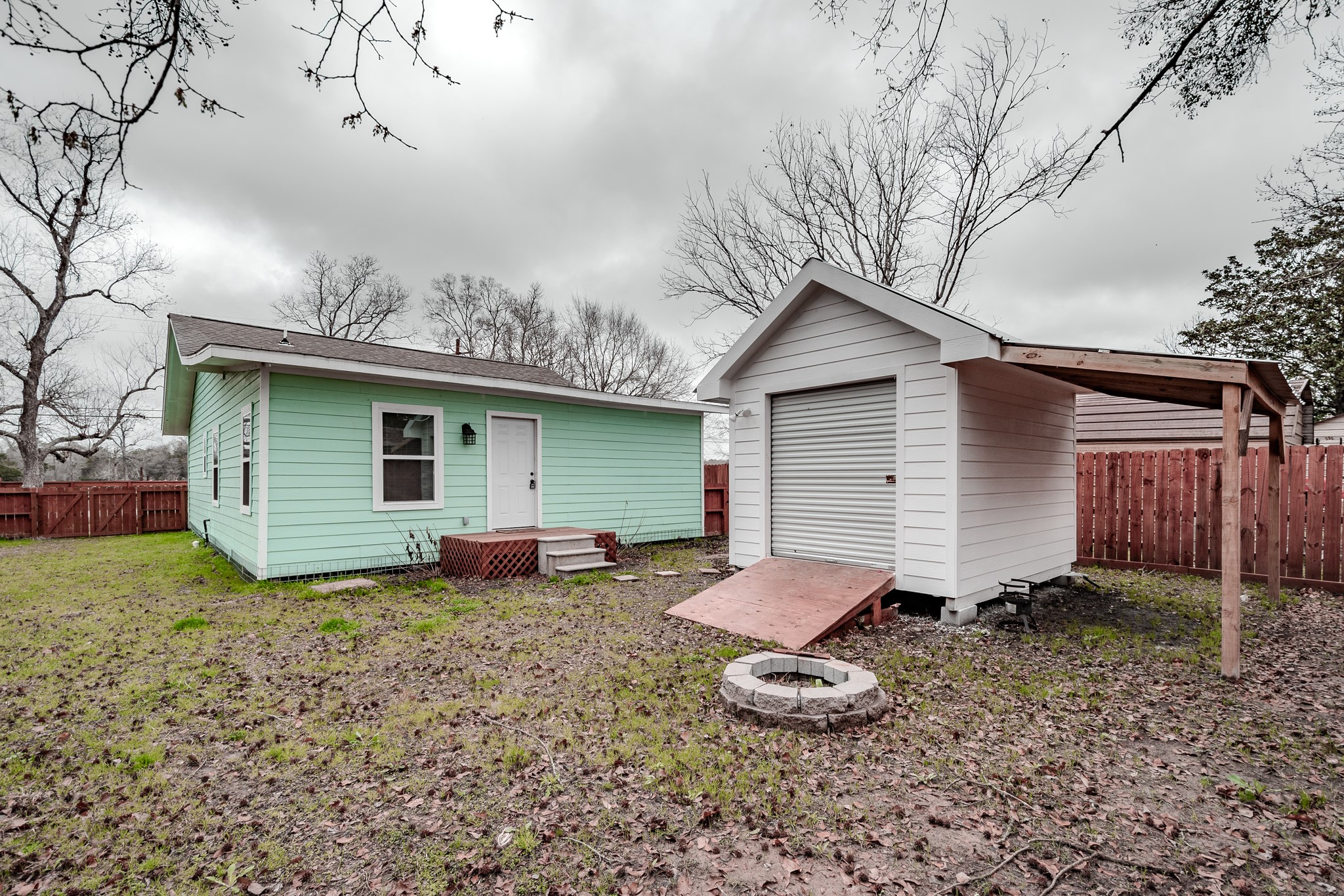 320 Martin Street , Ames, TX, 77575 | 91561673 | Realty Texas LLC