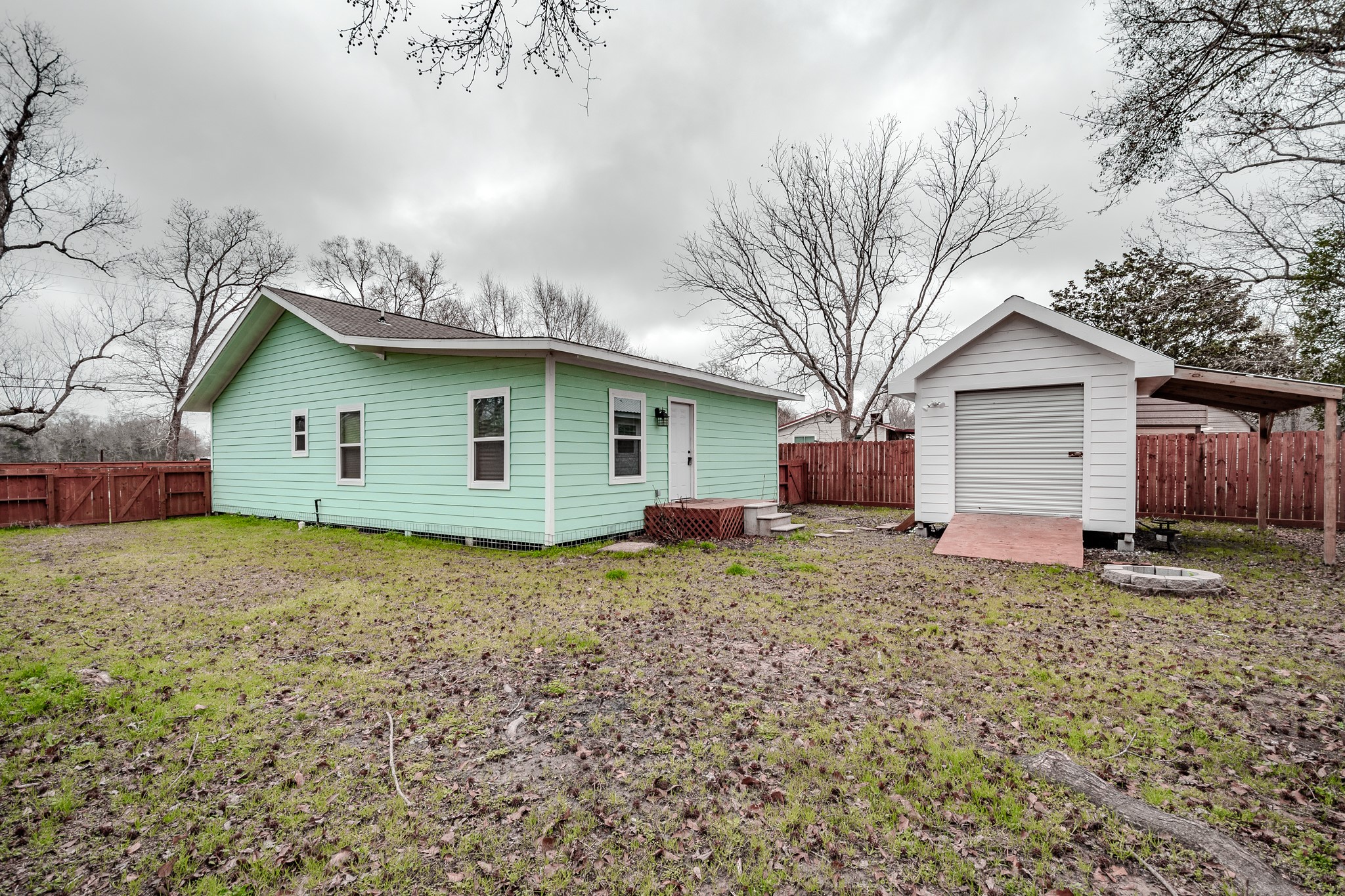 320 Martin Street , Ames, TX, 77575 | 91561673 | Realty Texas LLC