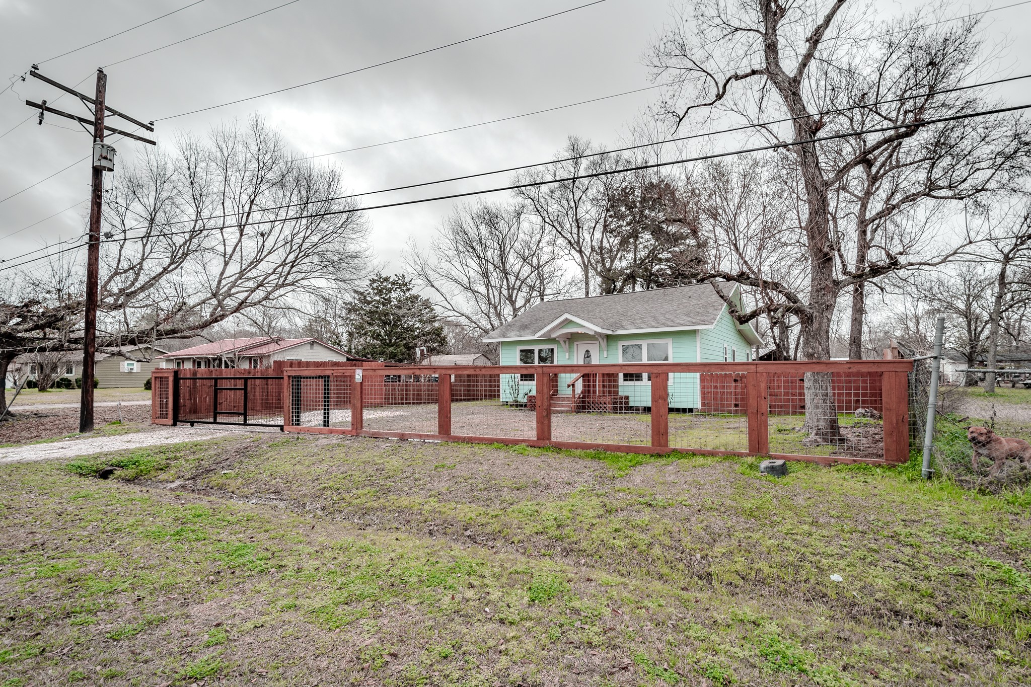 320 Martin Street , Ames, TX, 77575 | 91561673 | Realty Texas LLC