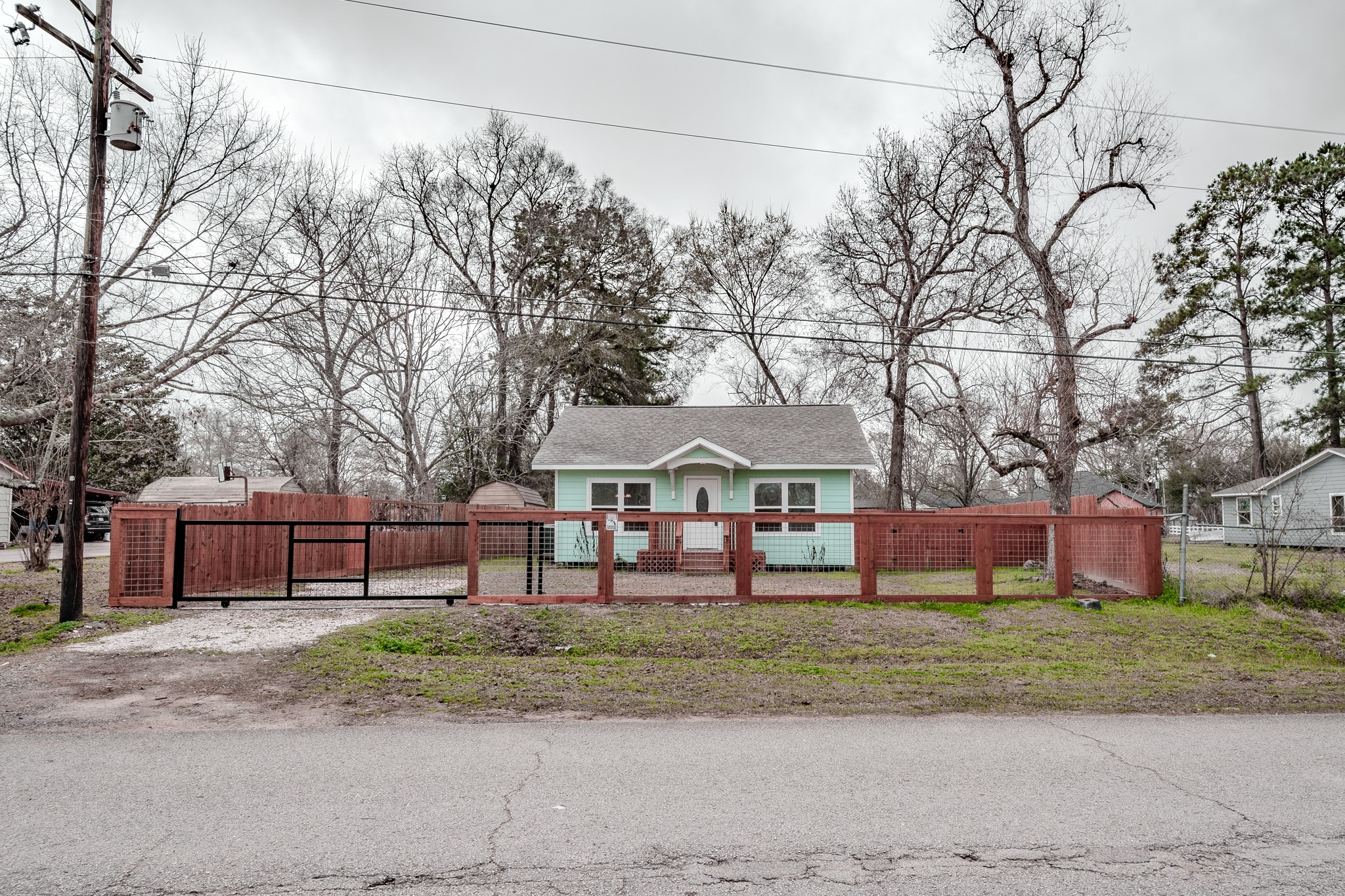 320 Martin Street , Ames, TX, 77575 | 91561673 | Realty Texas LLC
