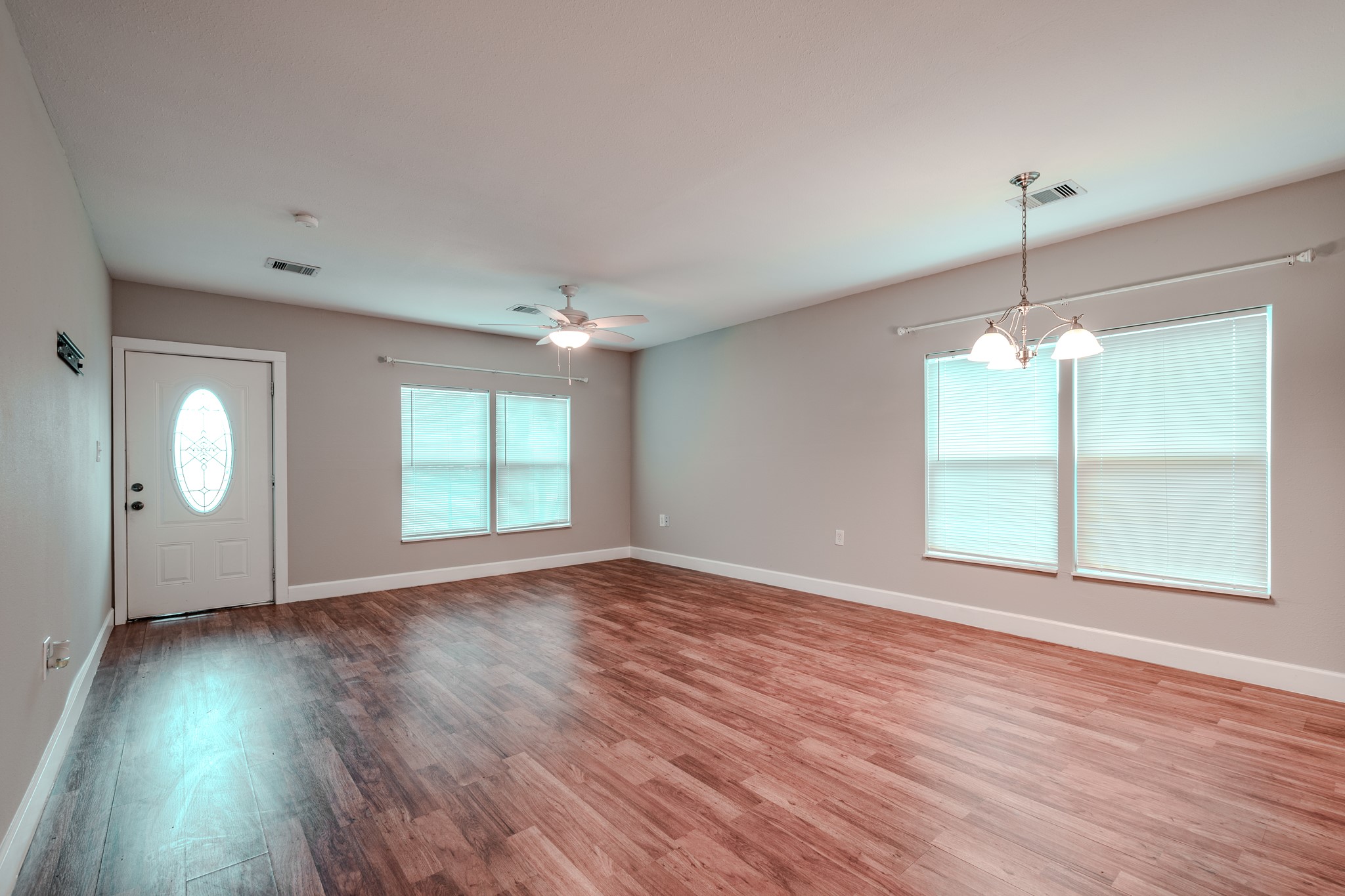 320 Martin Street , Ames, TX, 77575 | 91561673 | Realty Texas LLC