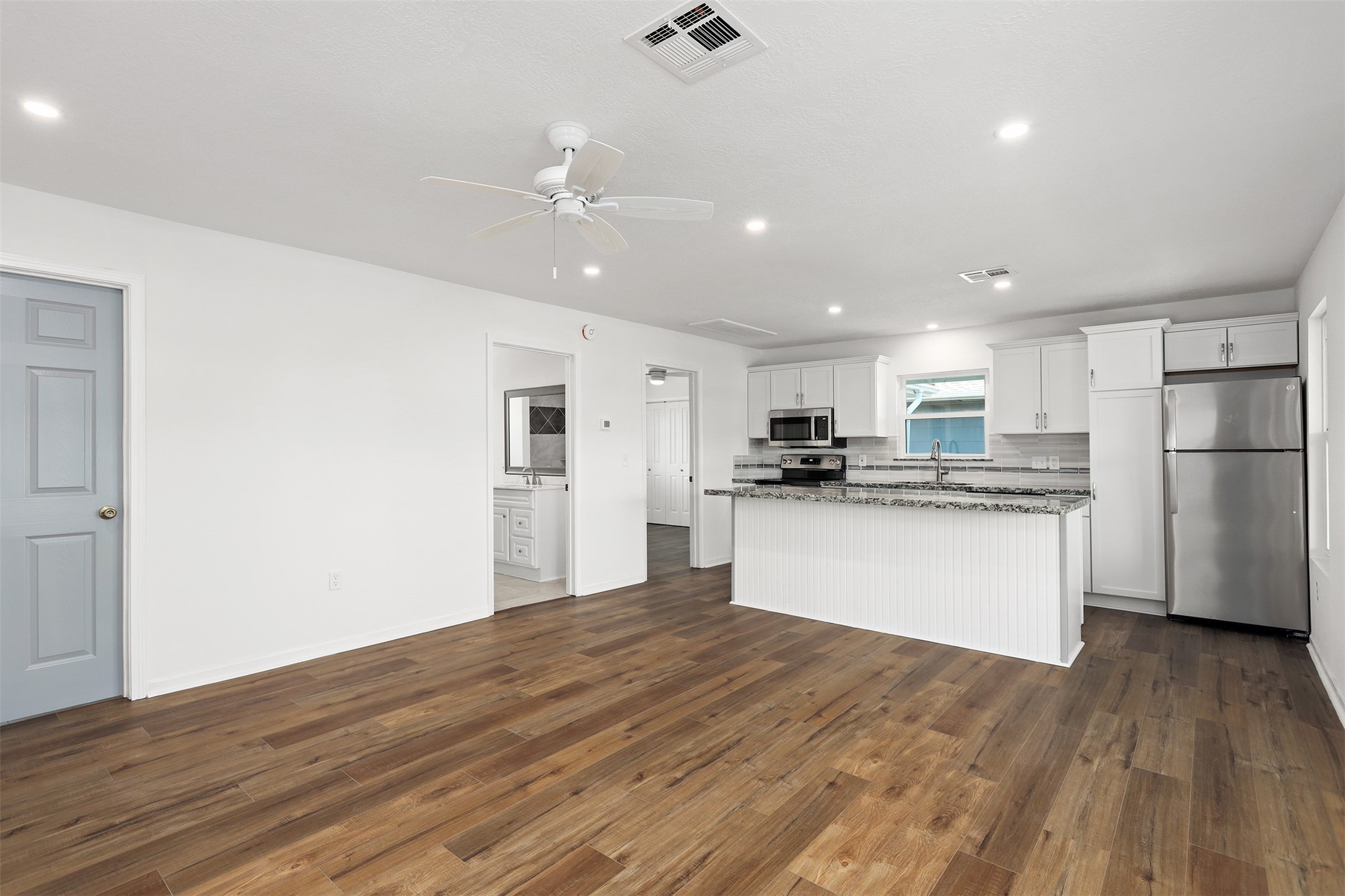 697 Warsaw Street , Bayou Vista, TX, 77563 | 37680031 | Realty Texas LLC