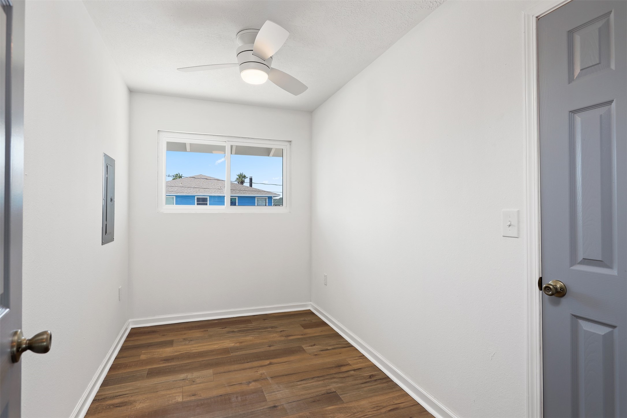 697 Warsaw Street , Bayou Vista, TX, 77563 | 37680031 | Realty Texas LLC
