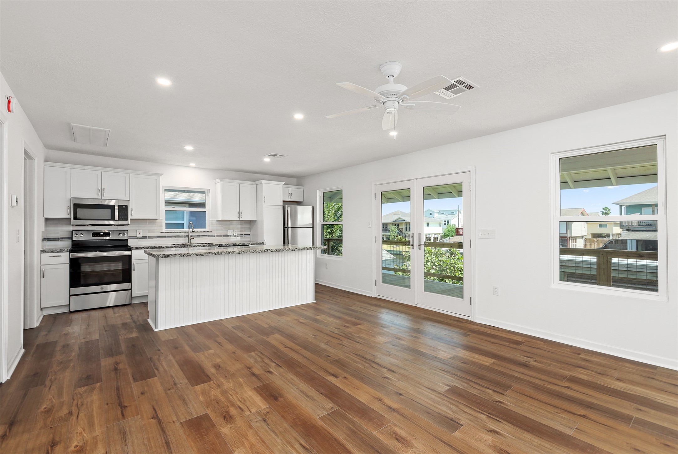 697 Warsaw Street , Bayou Vista, TX, 77563 | 37680031 | Realty Texas LLC