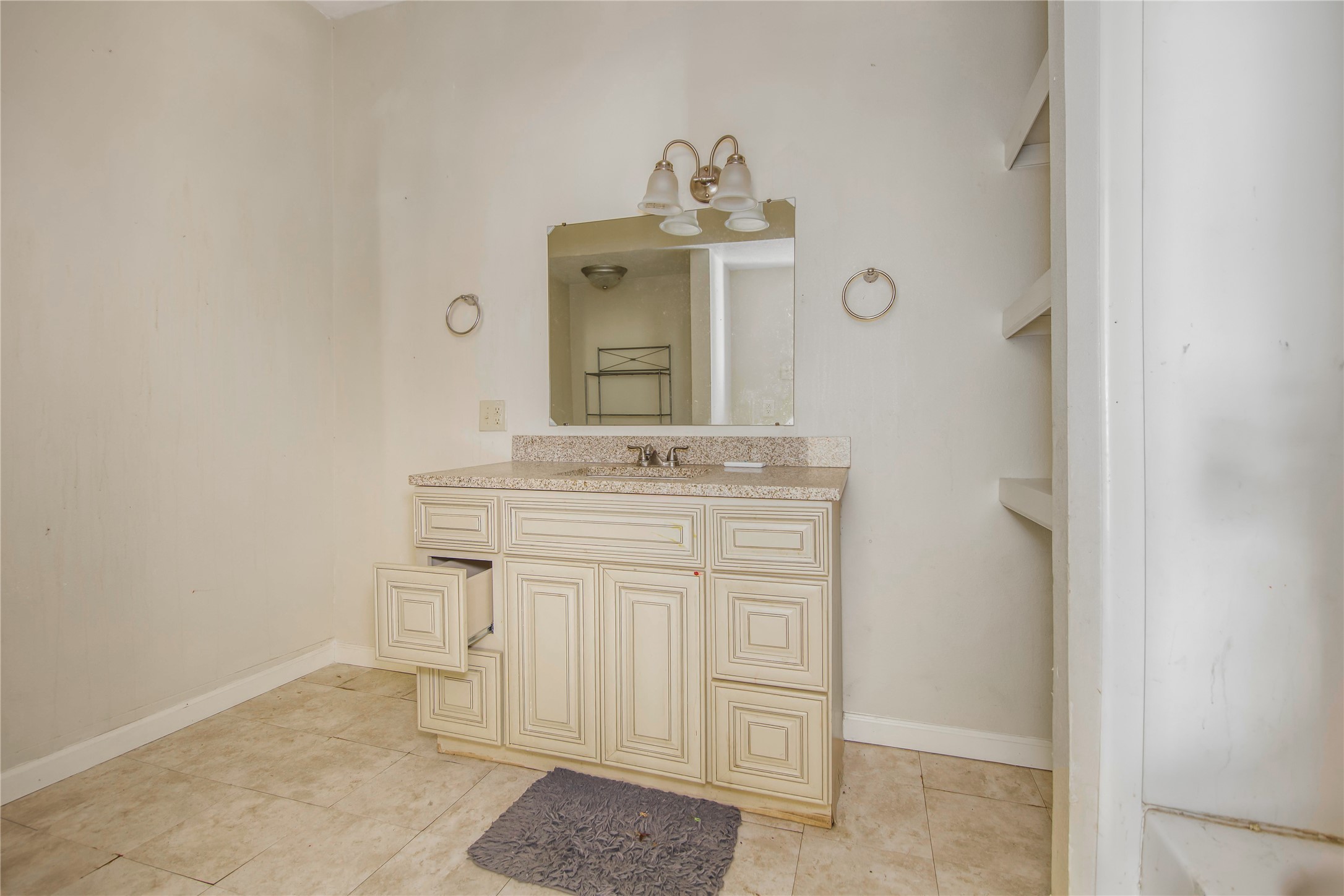320 Tomlinson Street , Sour Lake, TX, 77659 | 79599292 | Realty Texas LLC