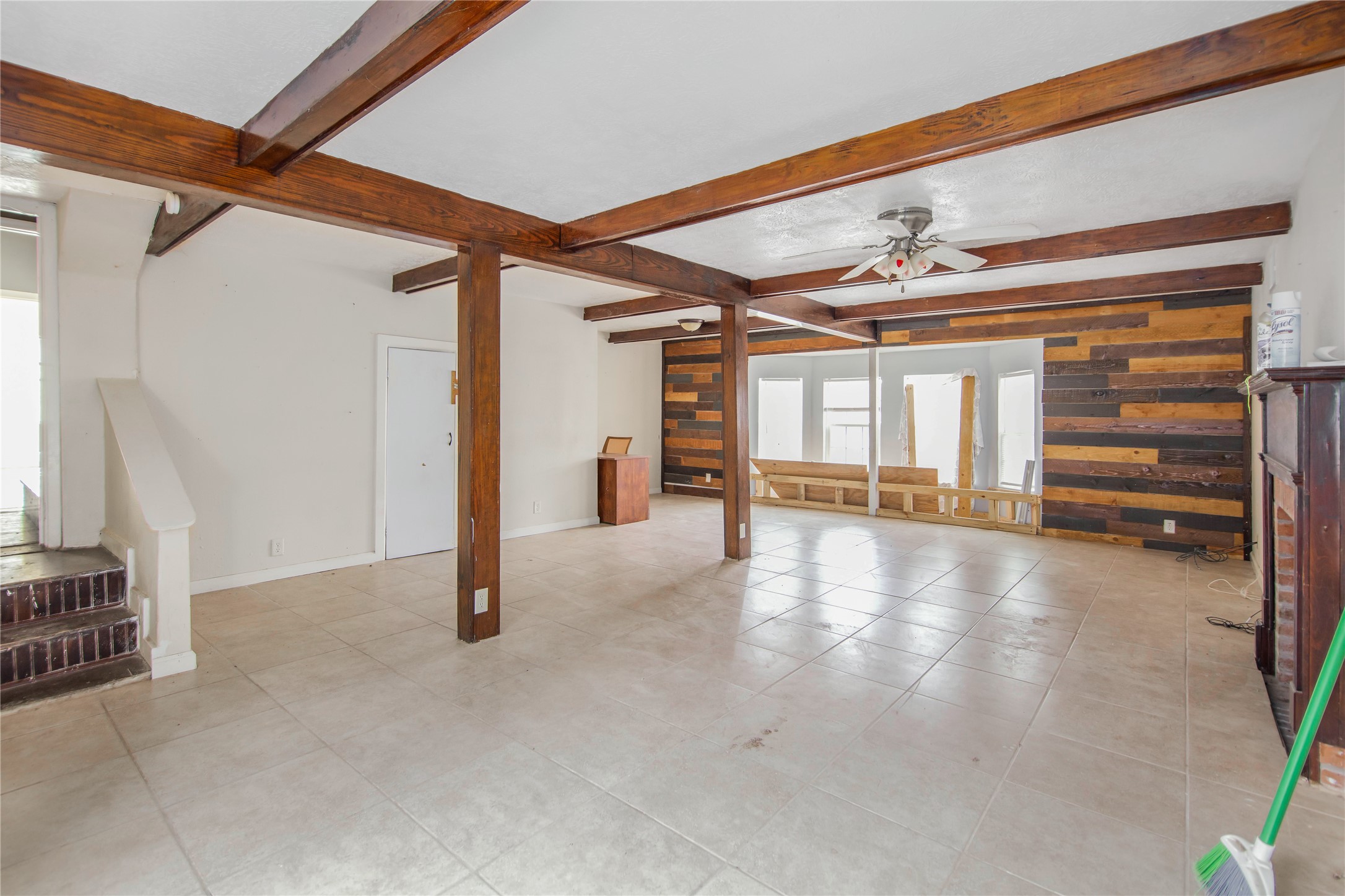 320 Tomlinson Street , Sour Lake, TX, 77659 | 79599292 | Realty Texas LLC