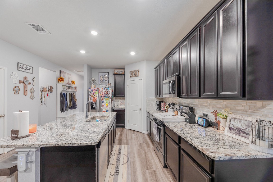 425 Autumn Leaf Road , Hutto, TX, 78634 | 6216406 | Realty Texas LLC