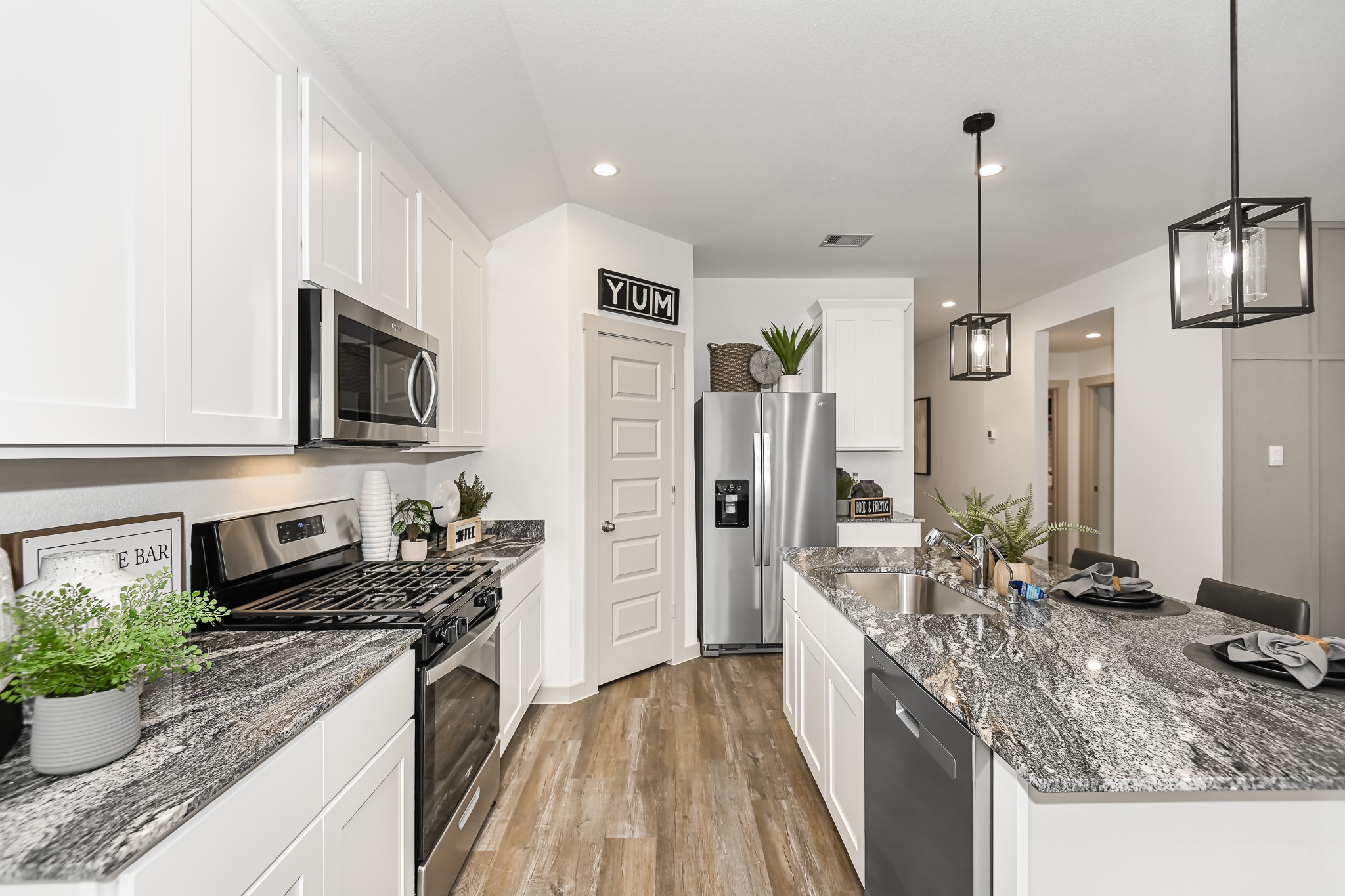 1050 Great Barracuda , Alvin, TX, 77511 | 38698481 | Realty Texas LLC