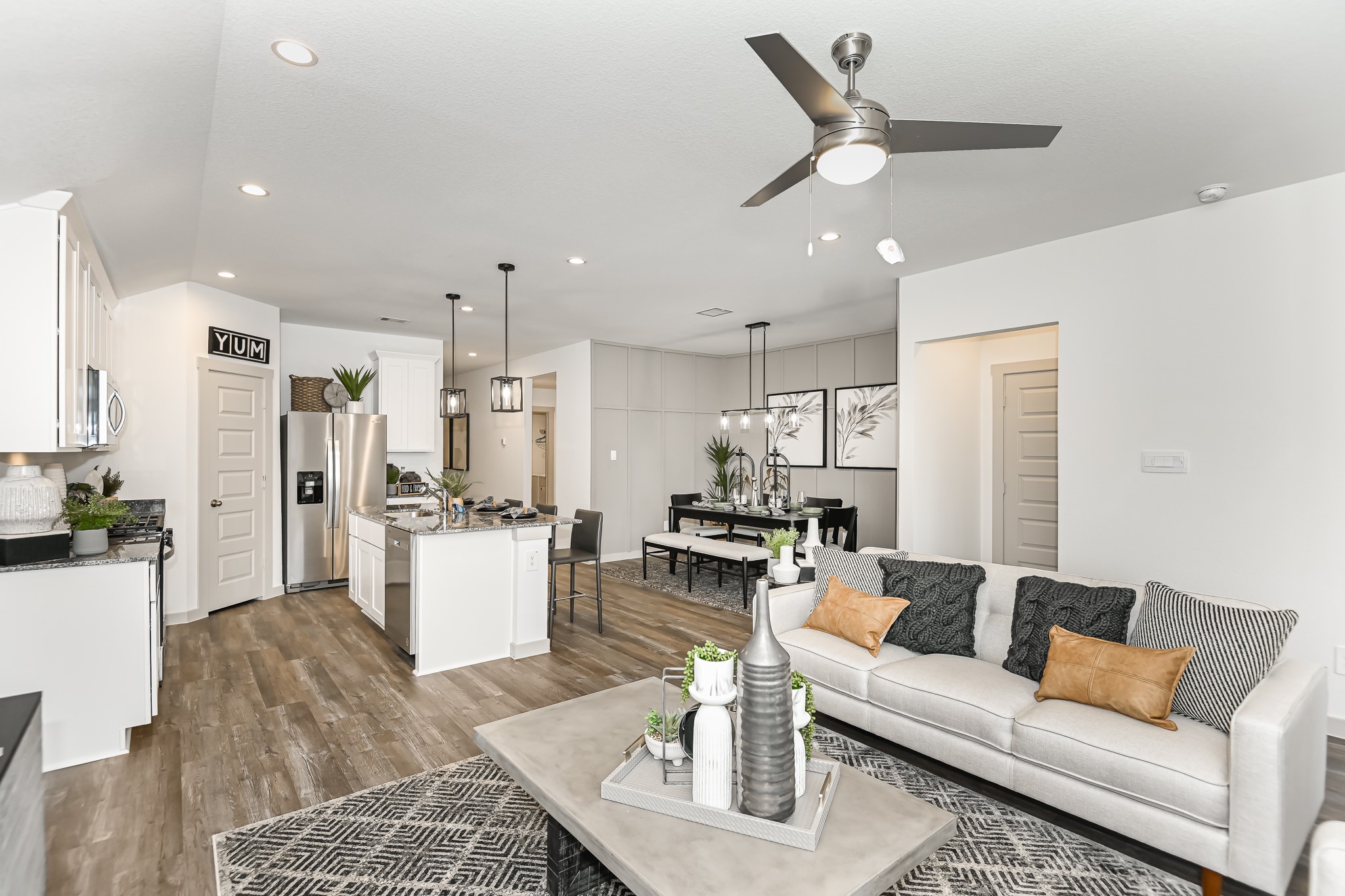 1050 Great Barracuda , Alvin, TX, 77511 | 38698481 | Realty Texas LLC