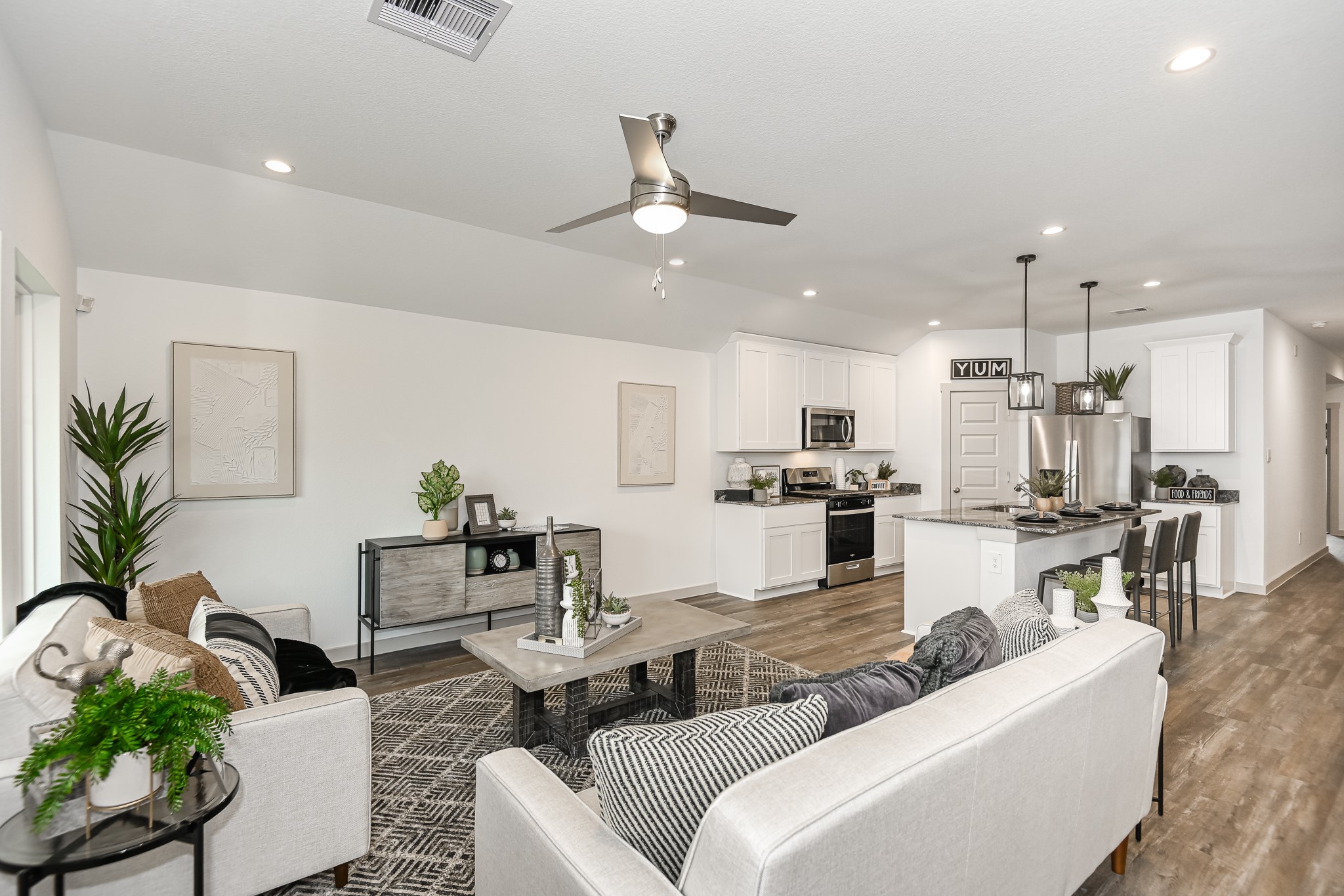 1050 Great Barracuda , Alvin, TX, 77511 | 38698481 | Realty Texas LLC