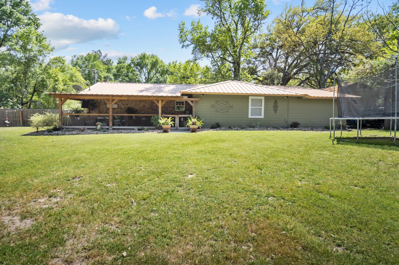 751 E Houston Street, Lovelady, TX, 75851 | 22439024 | Realty Texas LLC