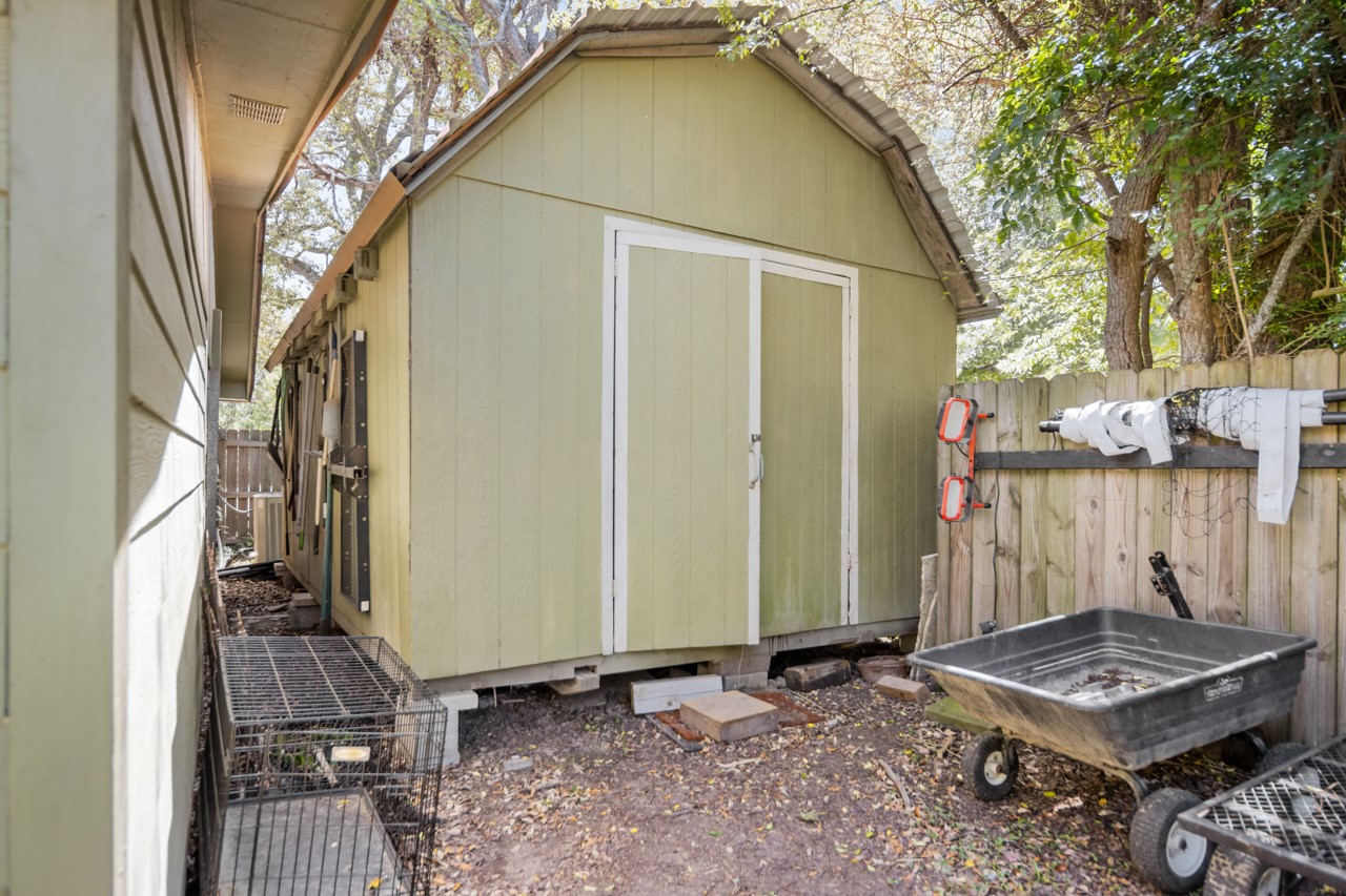 751 E Houston Street, Lovelady, TX, 75851 | 22439024 | Realty Texas LLC