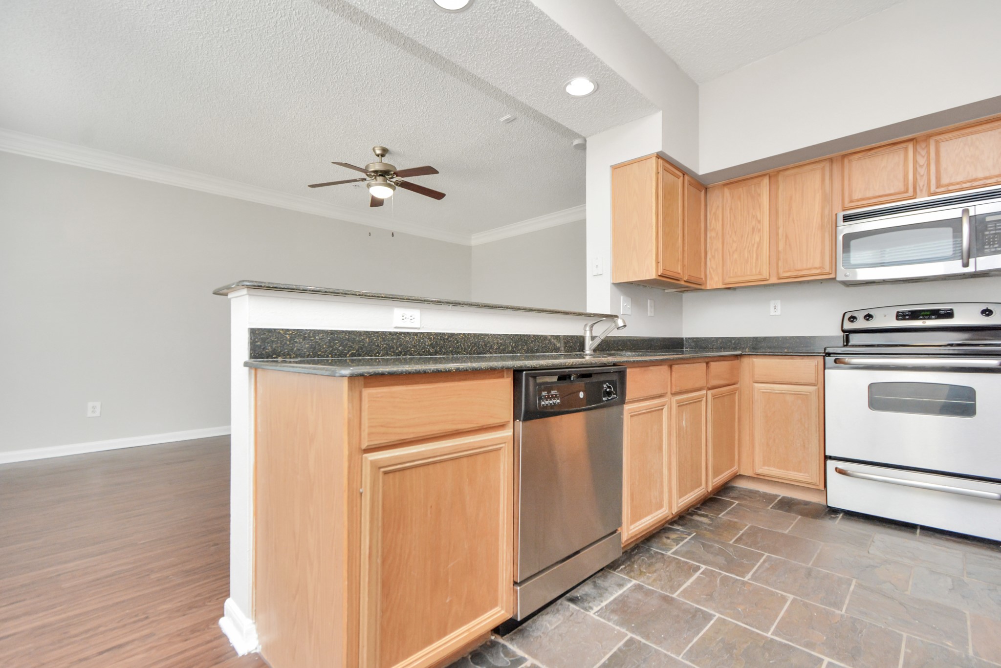 2300 McCue Road 444 , Houston, TX, 77056 | 12372839 | Realty Texas LLC