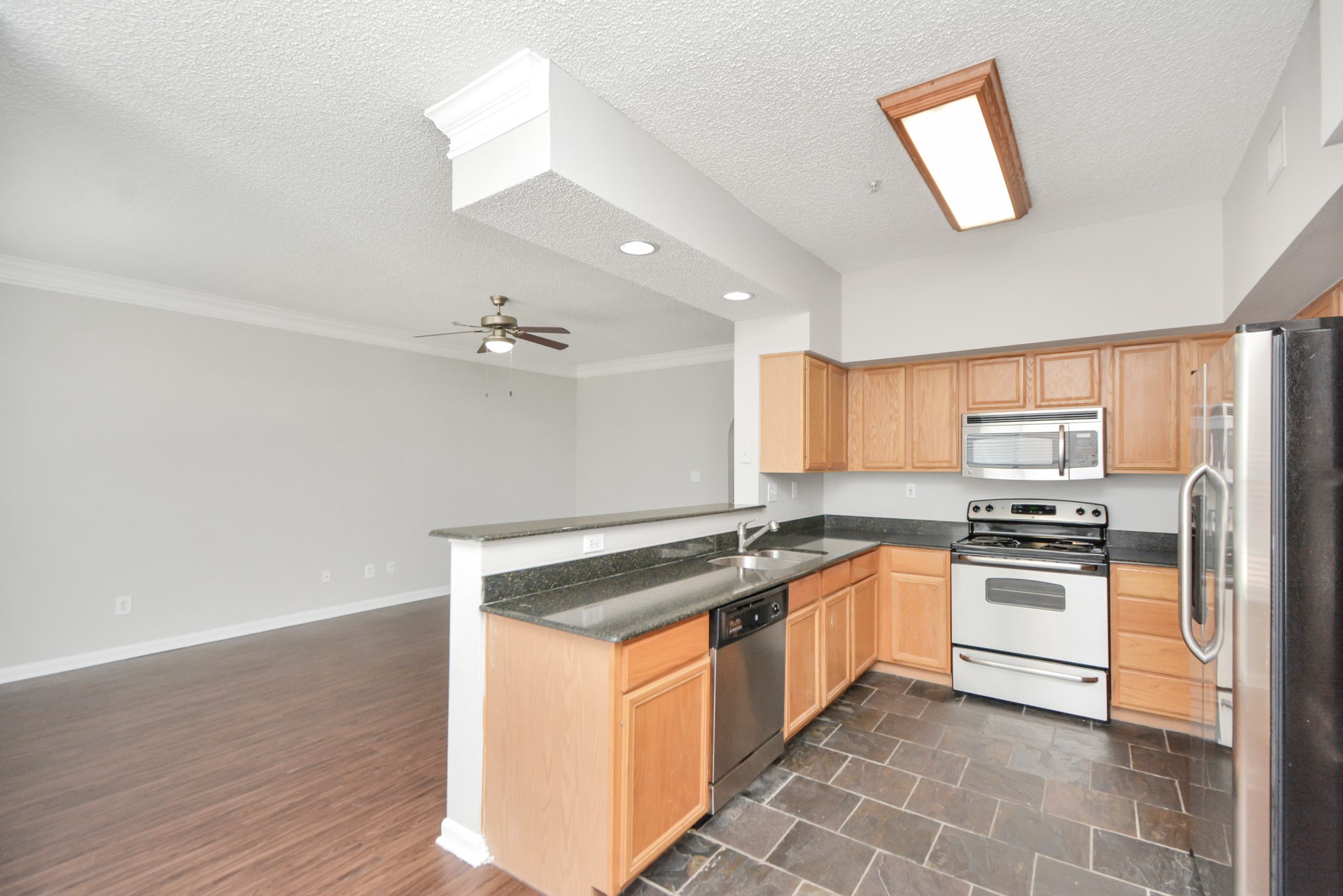 2300 McCue Road 444 , Houston, TX, 77056 | 12372839 | Realty Texas LLC