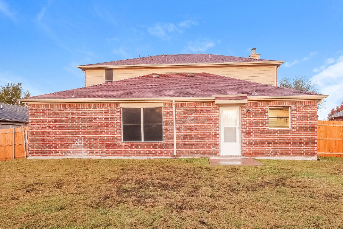 1520 Waters Edge Drive , Glenn Heights, TX, 75154 | 20537959 | Realty Texas LLC