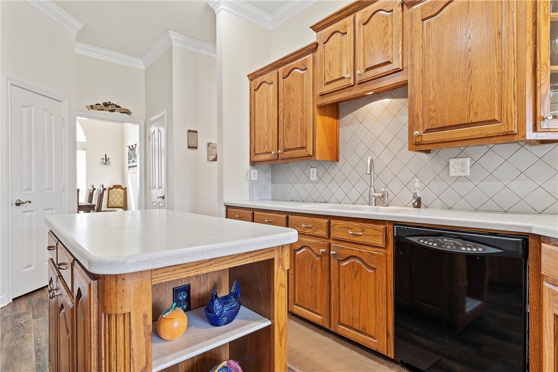 254 Bolton Circle , West, TX, 76691 | 220708 | Realty Texas LLC