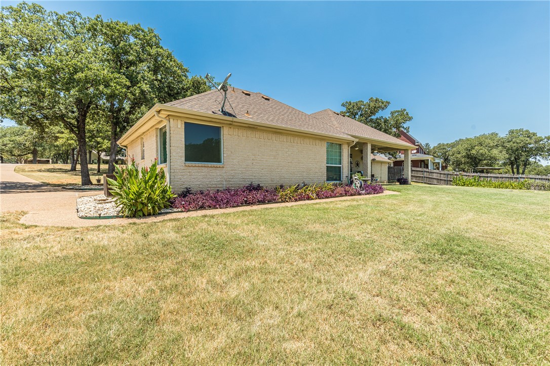 254 Bolton Circle , West, TX, 76691 | 220708 | Realty Texas LLC
