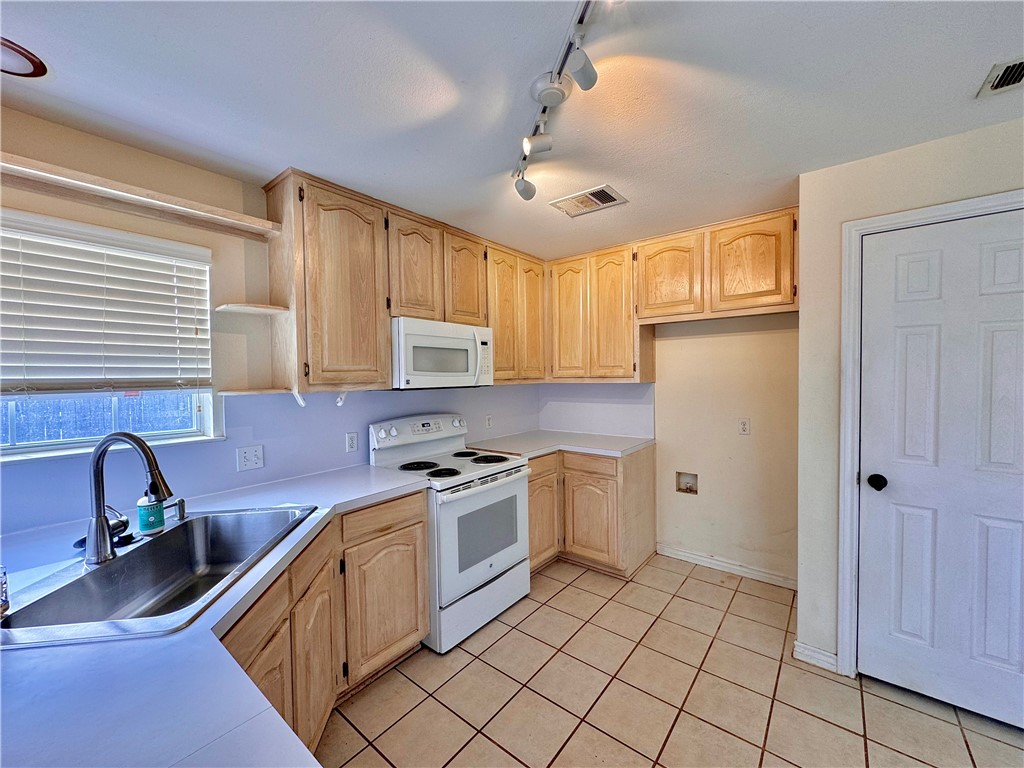 51 Circle Drive , Whitney, TX, 76692 | 220709 | Realty Texas LLC